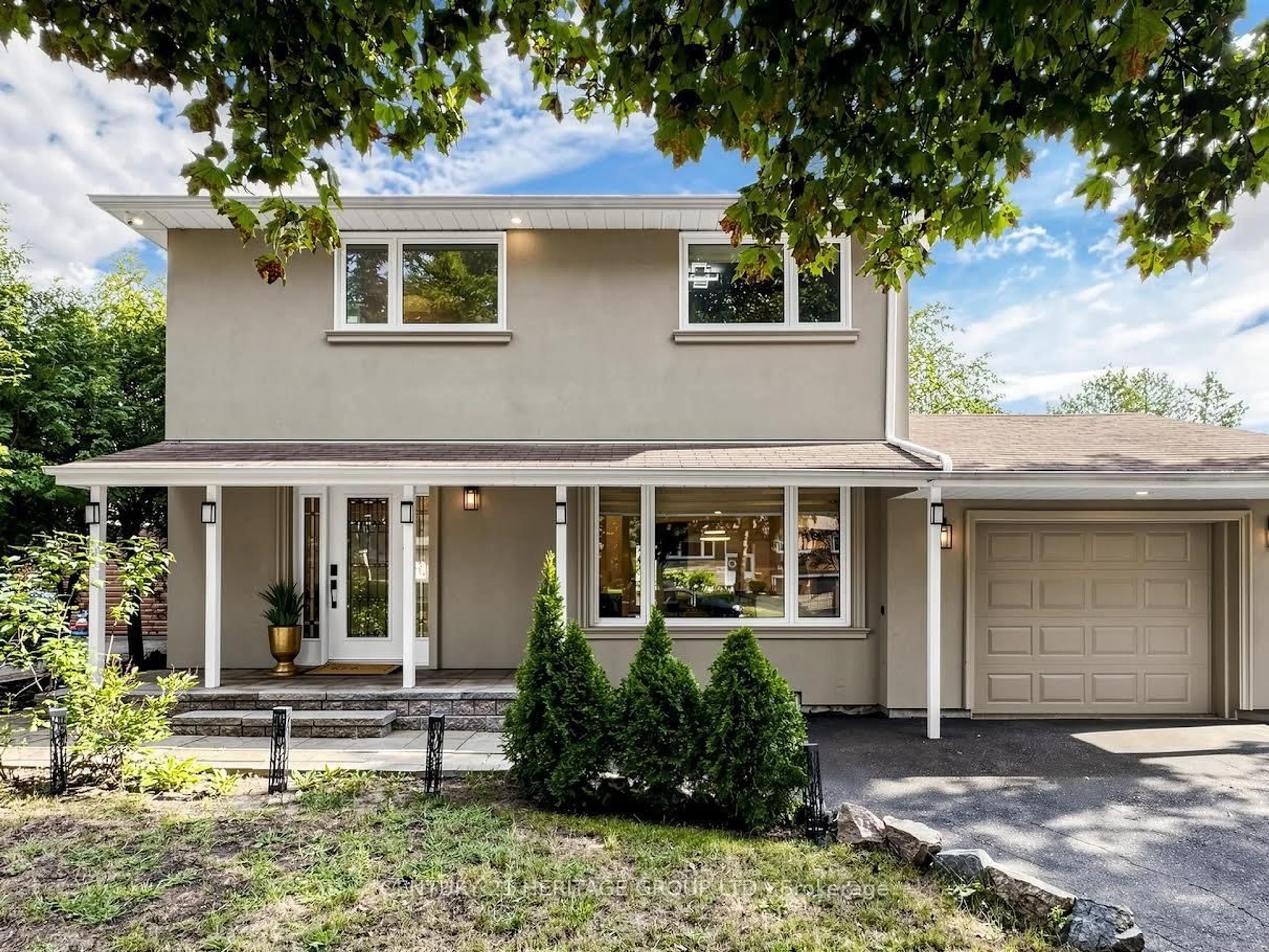 Home with vinyl exterior material, street for 162 Laverock Ave, Richmond Hill Ontario L4C 4K2