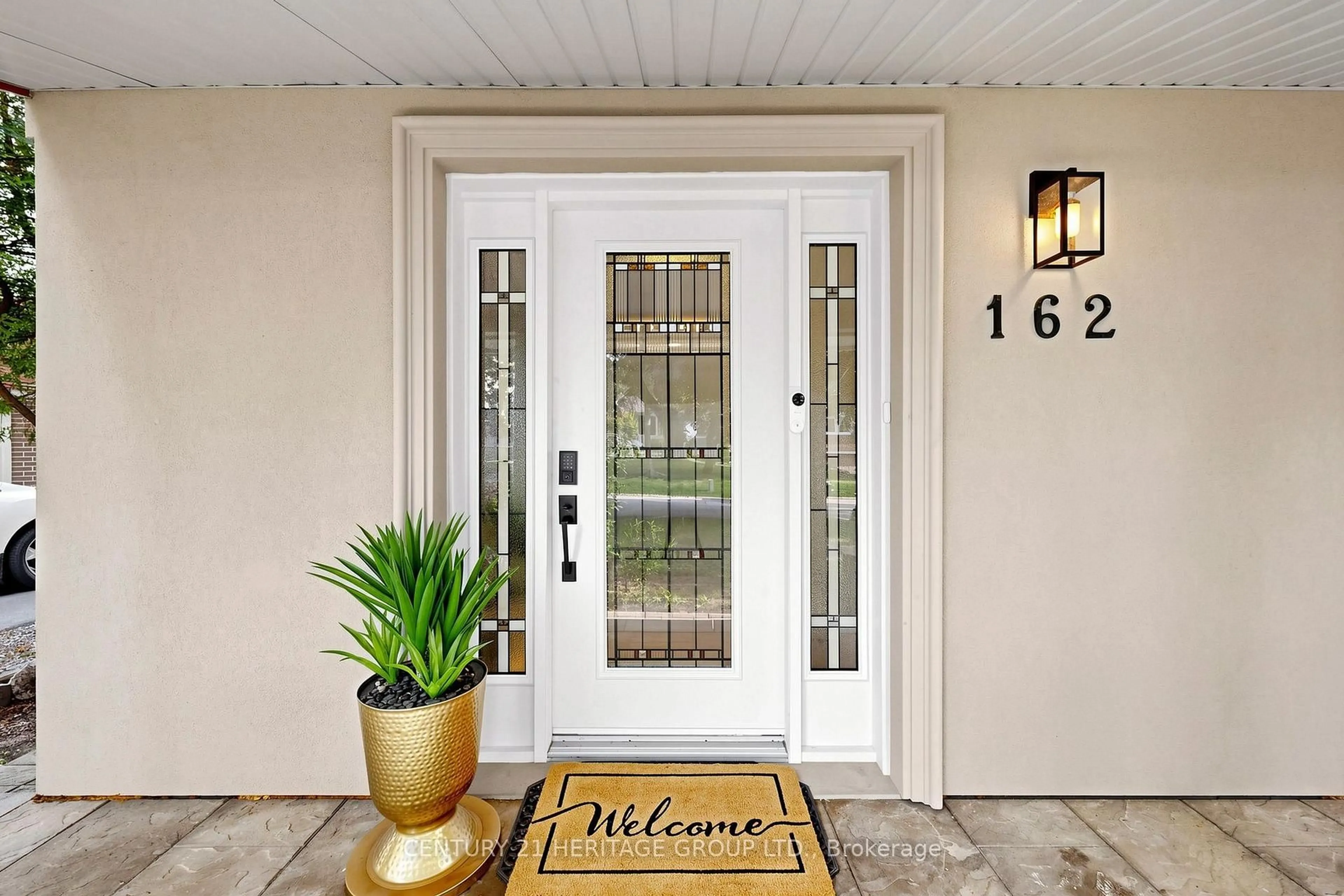 Indoor entryway for 162 Laverock Ave, Richmond Hill Ontario L4C 4K2