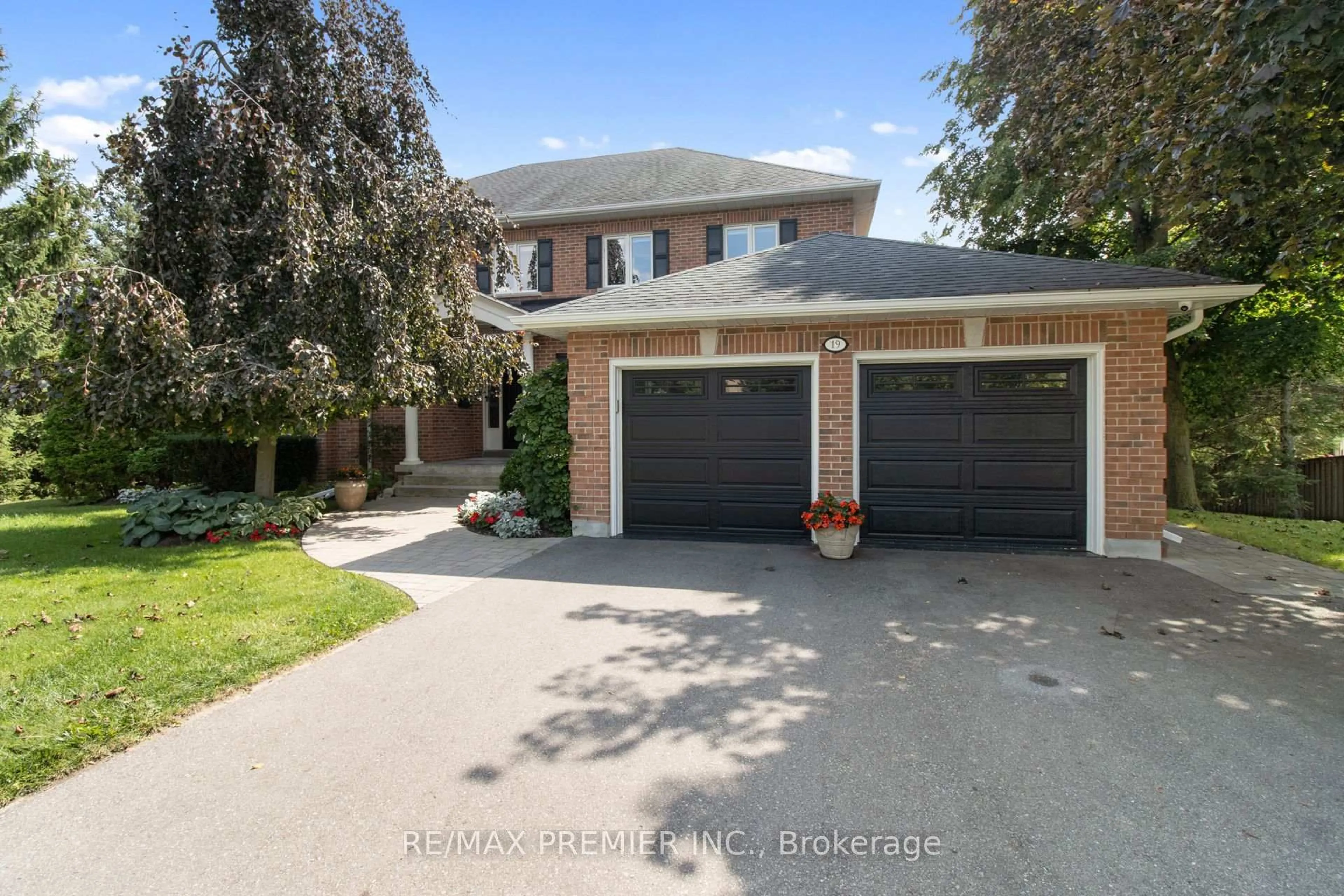 Unknown for 19 Stockdale Cres, Richmond Hill Ontario L4C 3T1