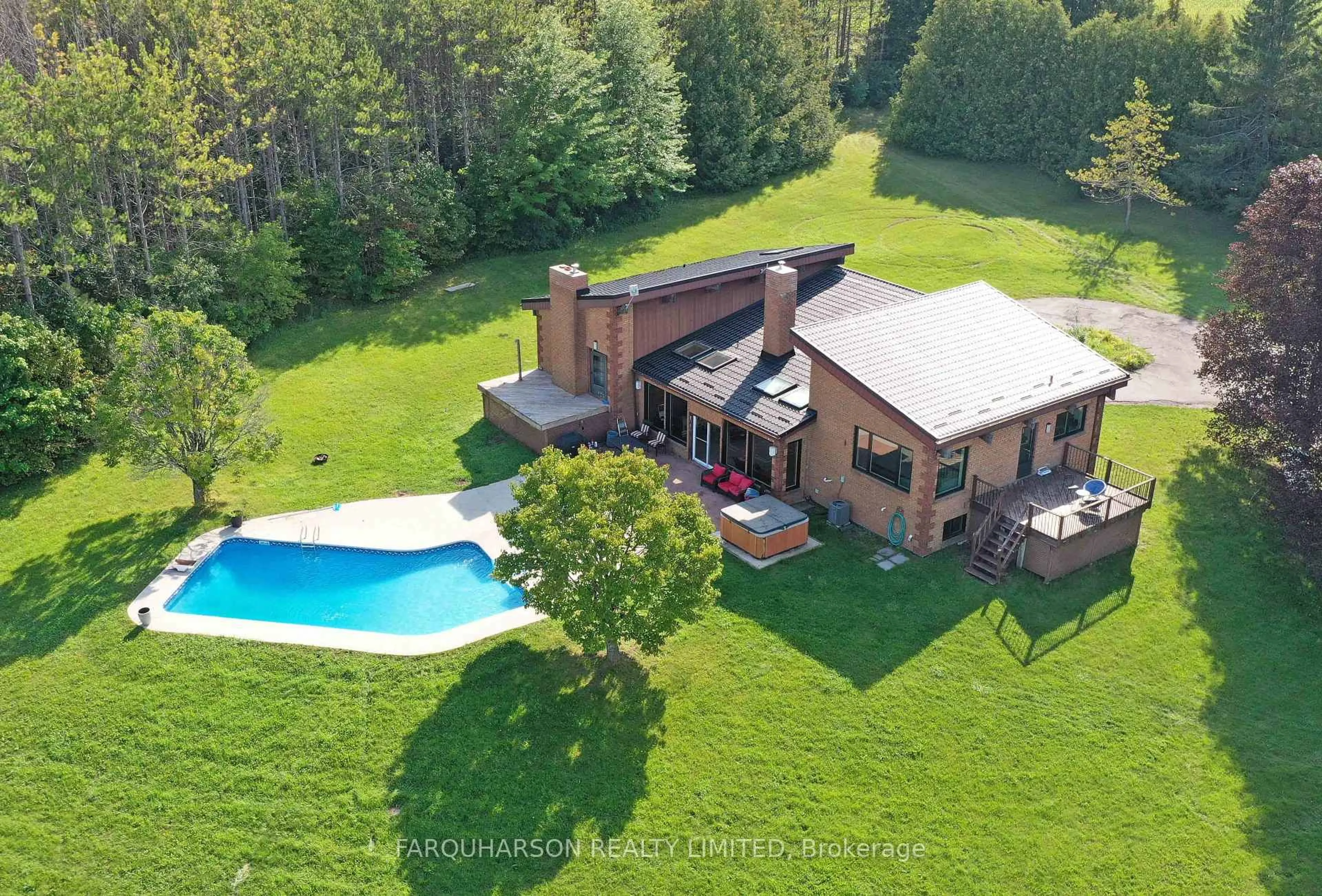 A pic from outside/outdoor area/front of a property/back of a property/a pic from drone, unknown for 729 Fowlers Rd, Uxbridge Ontario L0C 1C0
