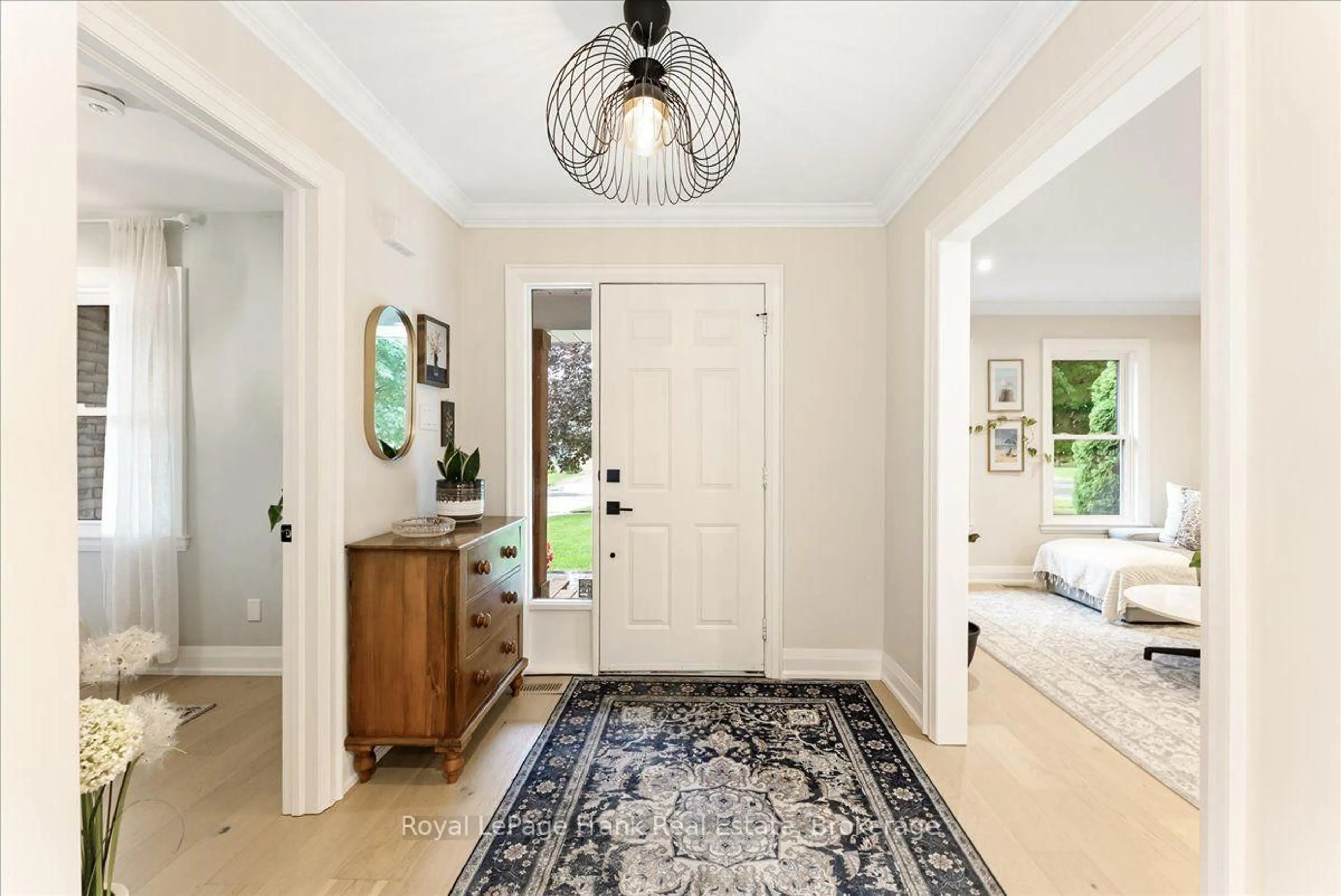 Indoor entryway for 66 Centre Rd, Uxbridge Ontario L9P 1A5