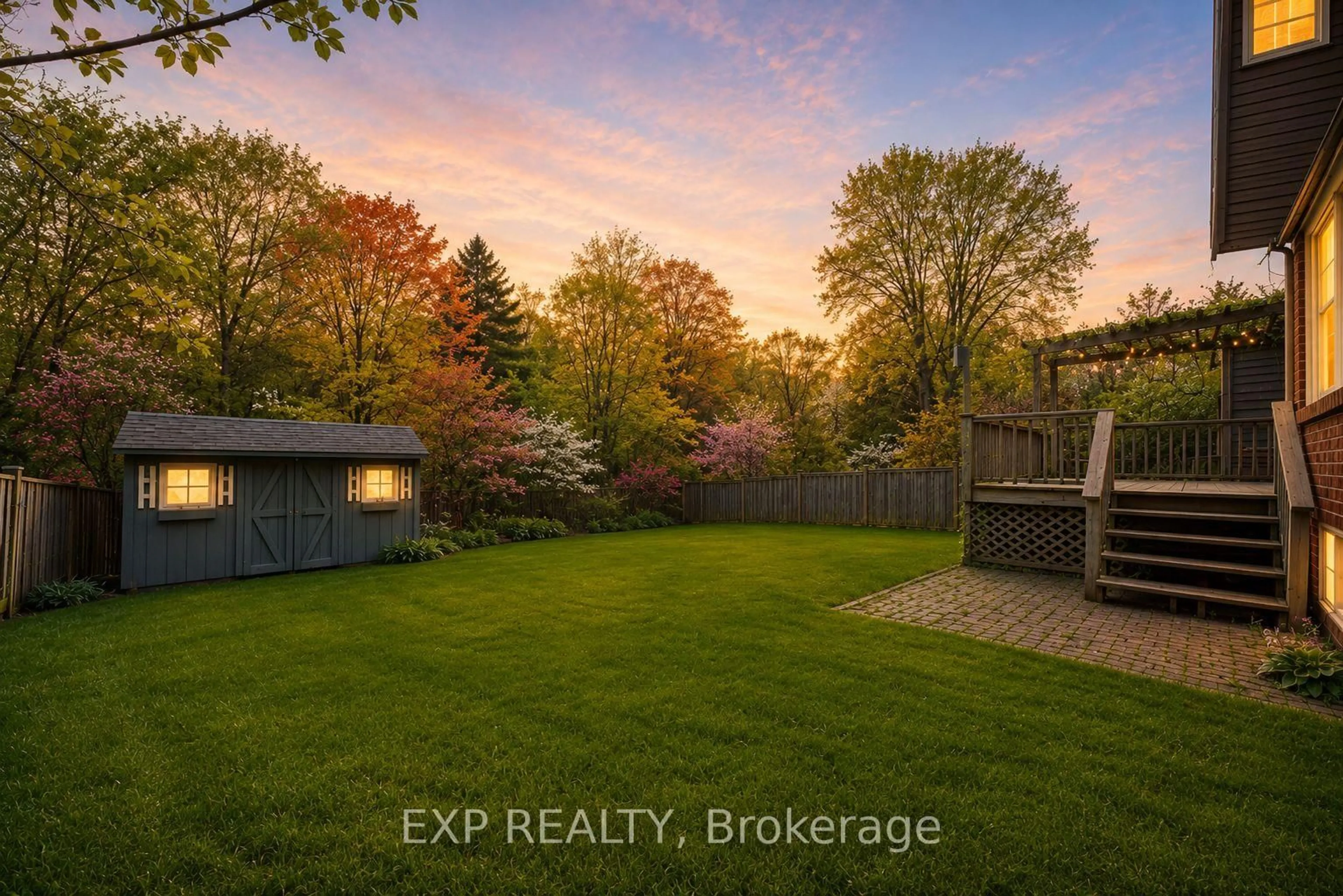 A pic from outside/outdoor area/front of a property/back of a property/a pic from drone, unknown for 51 Sanderson Cres, Richmond Hill Ontario L4C 5L5
