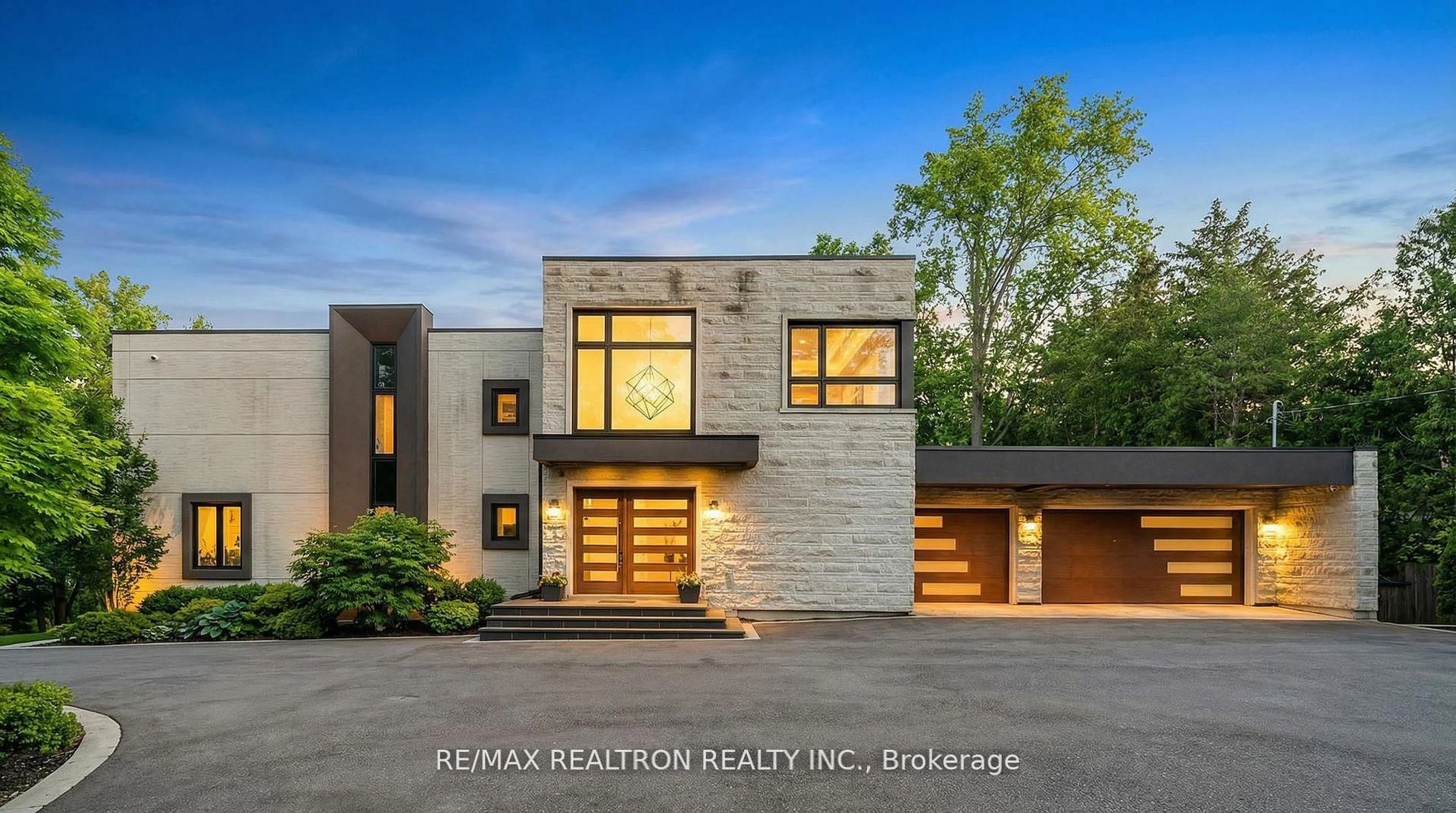 Home with brick exterior material, unknown for 7 Albion Clse, Markham Ontario L3T 2H8
