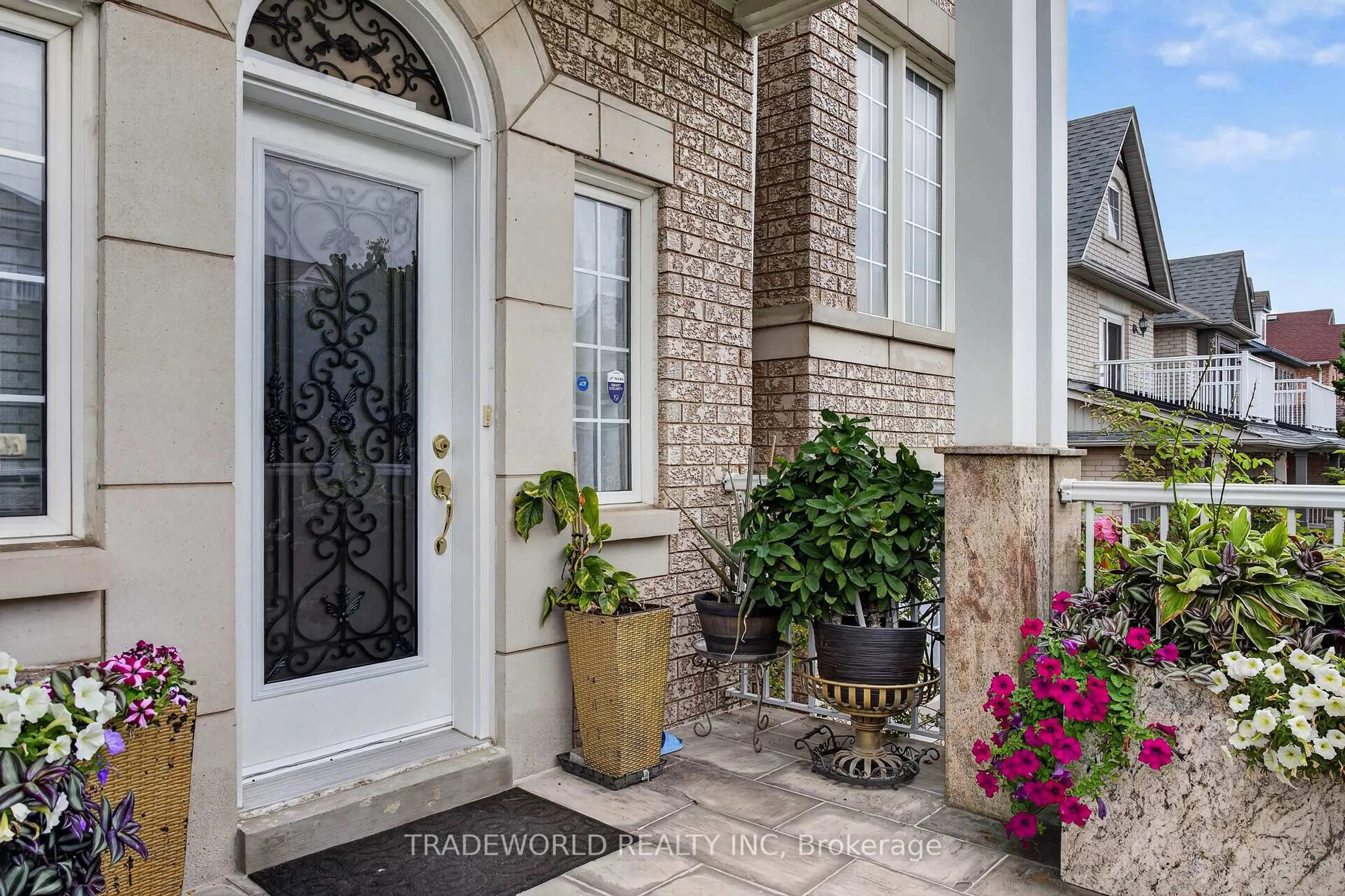 Indoor entryway for 68 Grand Valley Blvd, Vaughan Ontario L6A 3K3