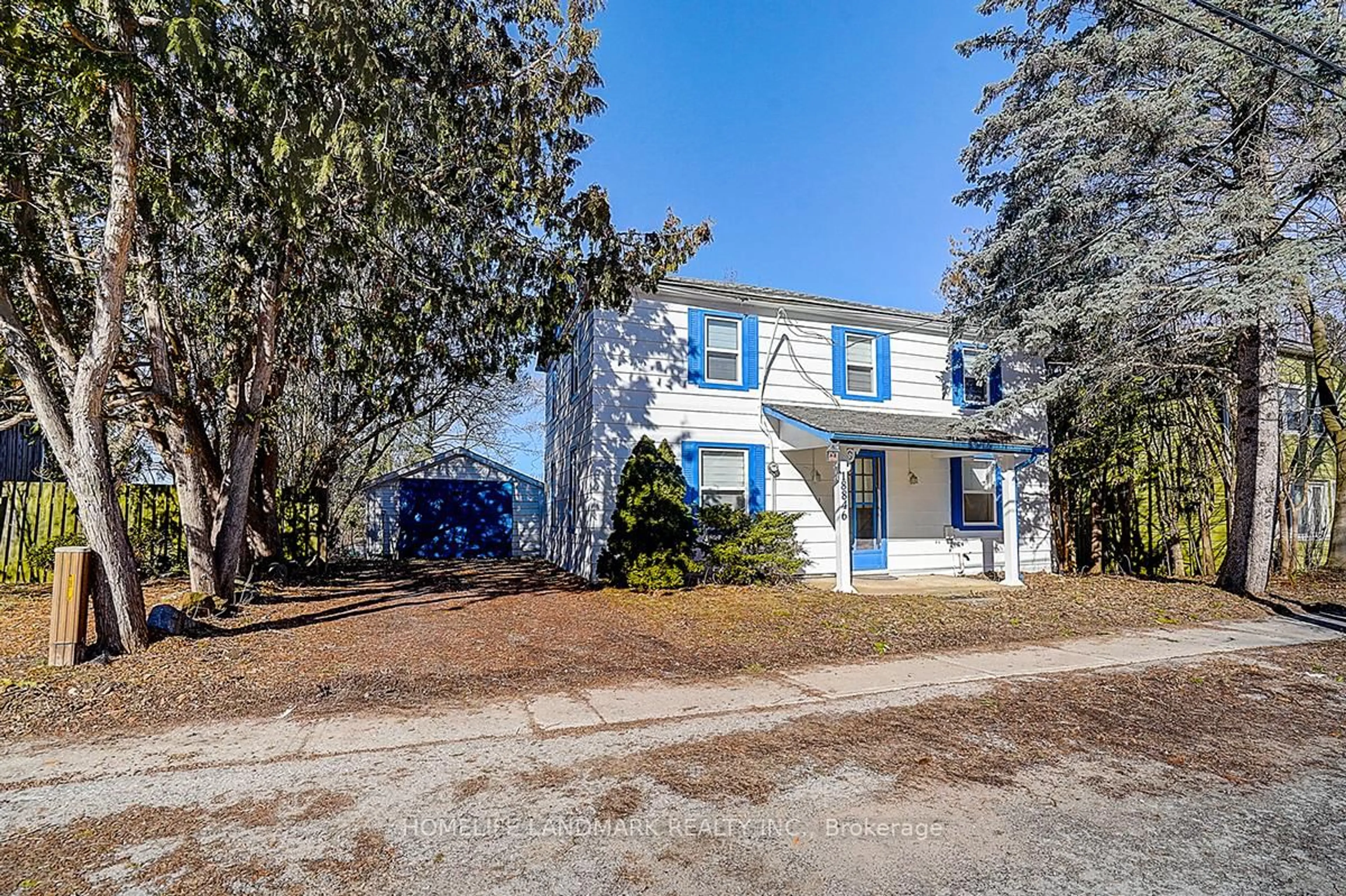 A pic from outside/outdoor area/front of a property/back of a property/a pic from drone, street for 18846 Leslie St, East Gwillimbury Ontario L0G 1V0