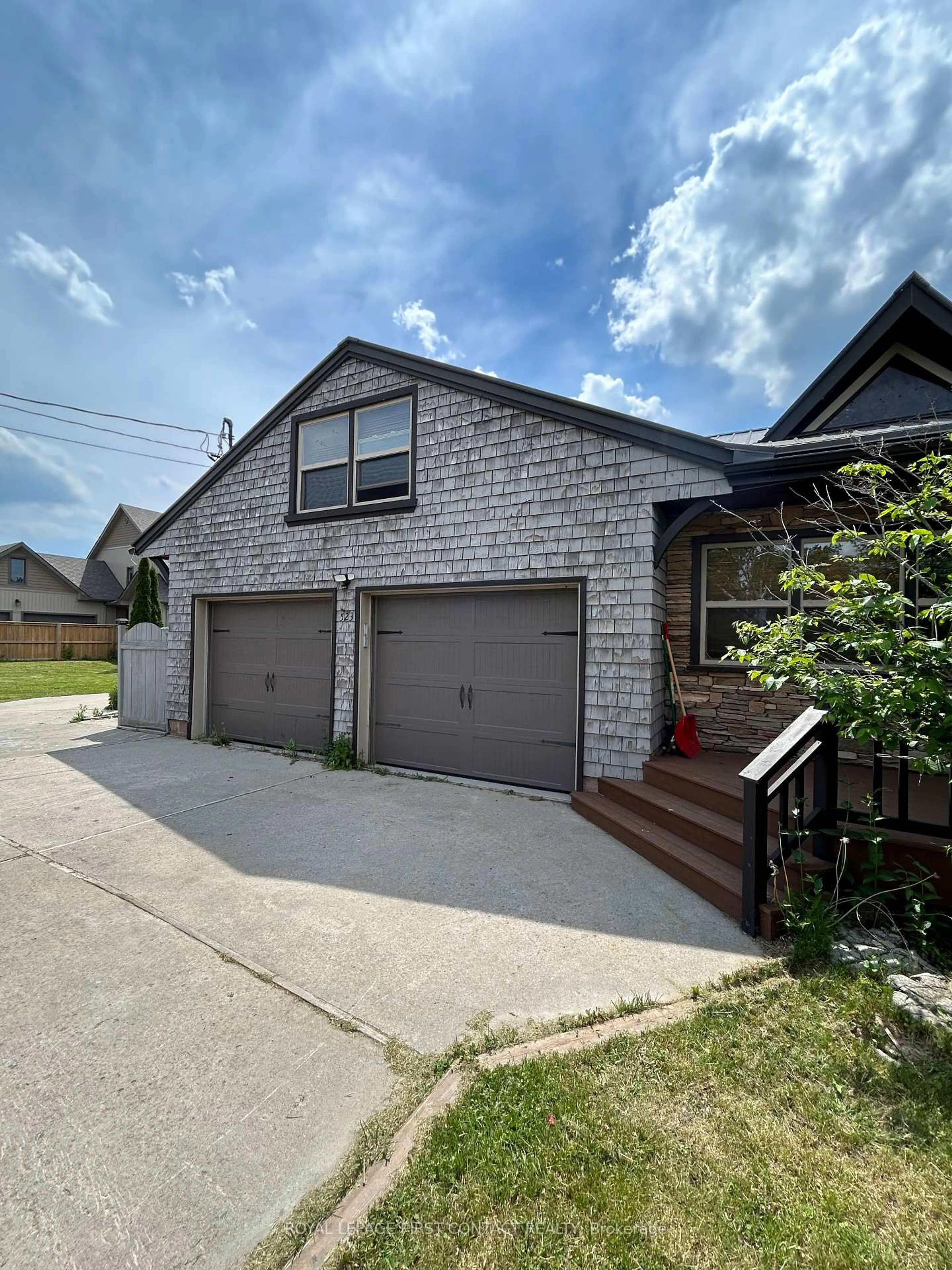 Unknown for 523 Lake Dr, Georgina Ontario L0E 1S0