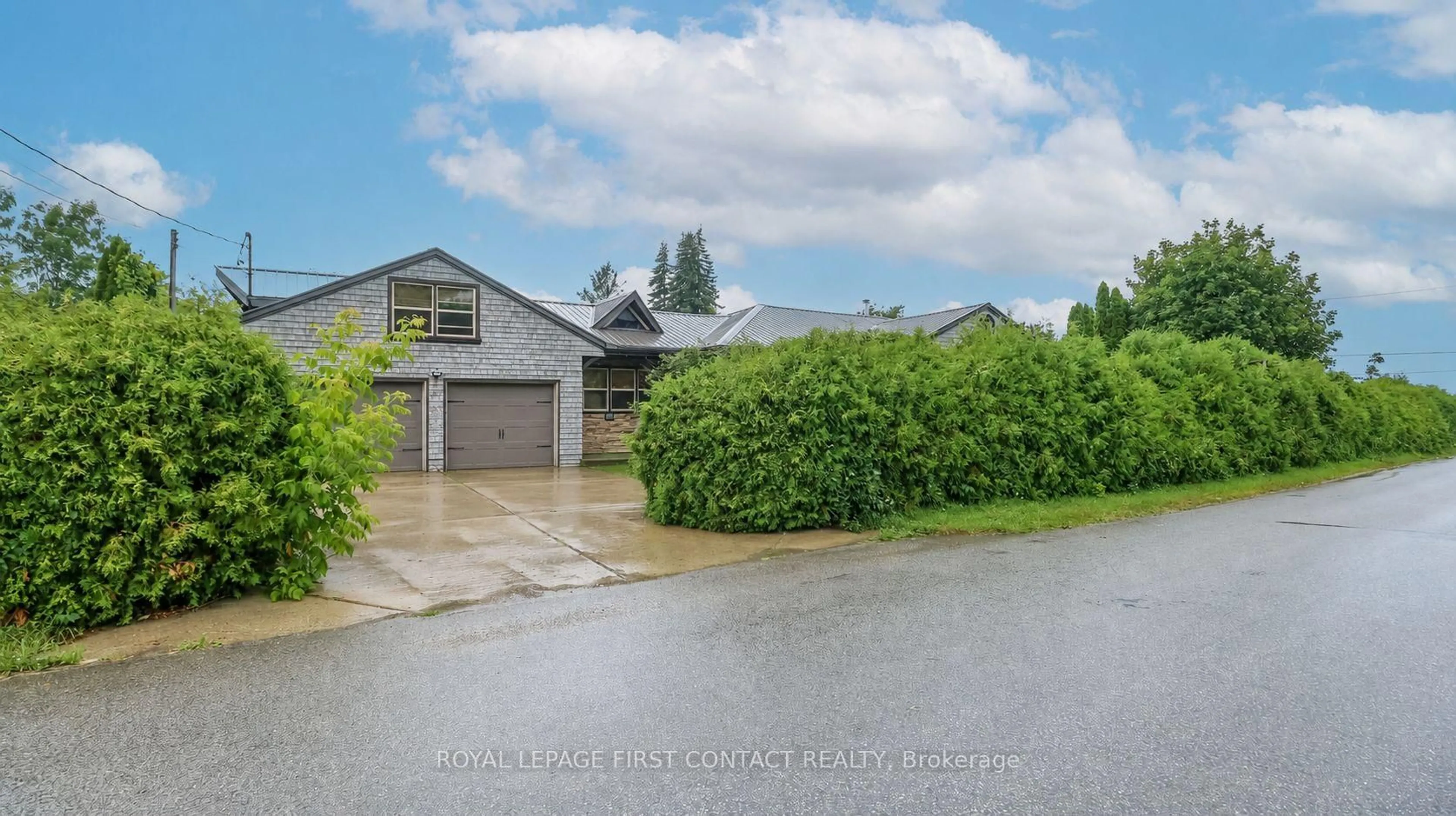 A pic from outside/outdoor area/front of a property/back of a property/a pic from drone, water/lake/river/ocean view for 523 Lake Dr, Georgina Ontario L0E 1S0