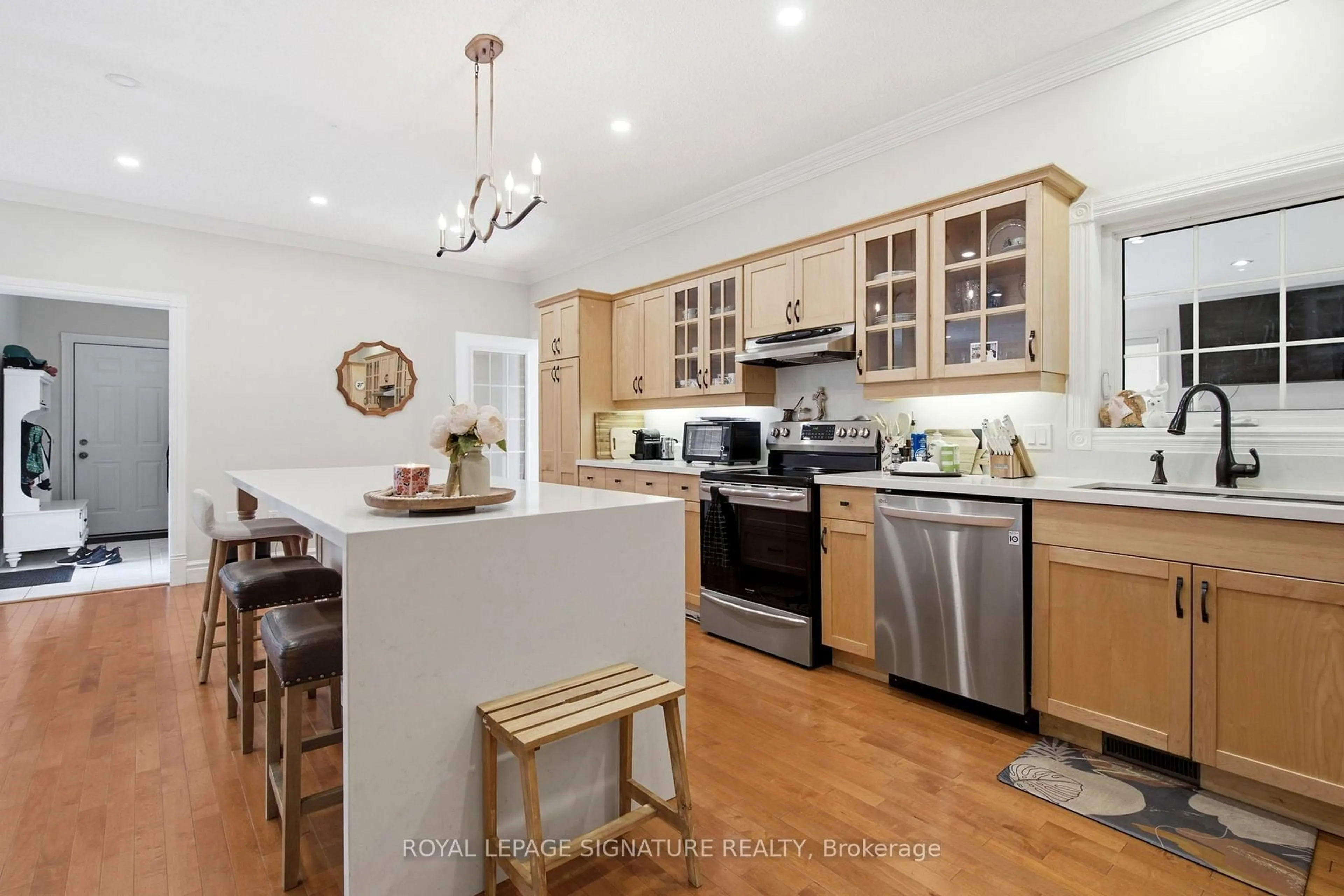 Open concept kitchen, unknown for 1252 Concession Rd 7, Adjala-Tosorontio Ontario L0N 1P0