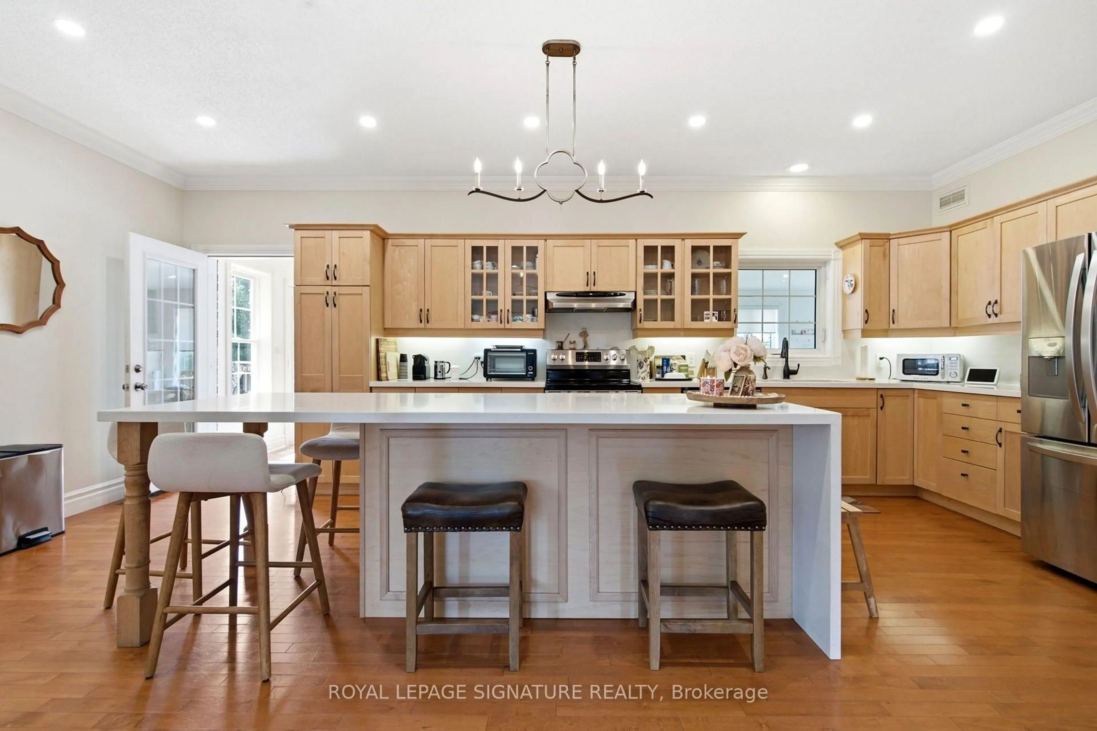 Open concept kitchen, unknown for 1252 Concession Rd 7, Adjala-Tosorontio Ontario L0N 1P0