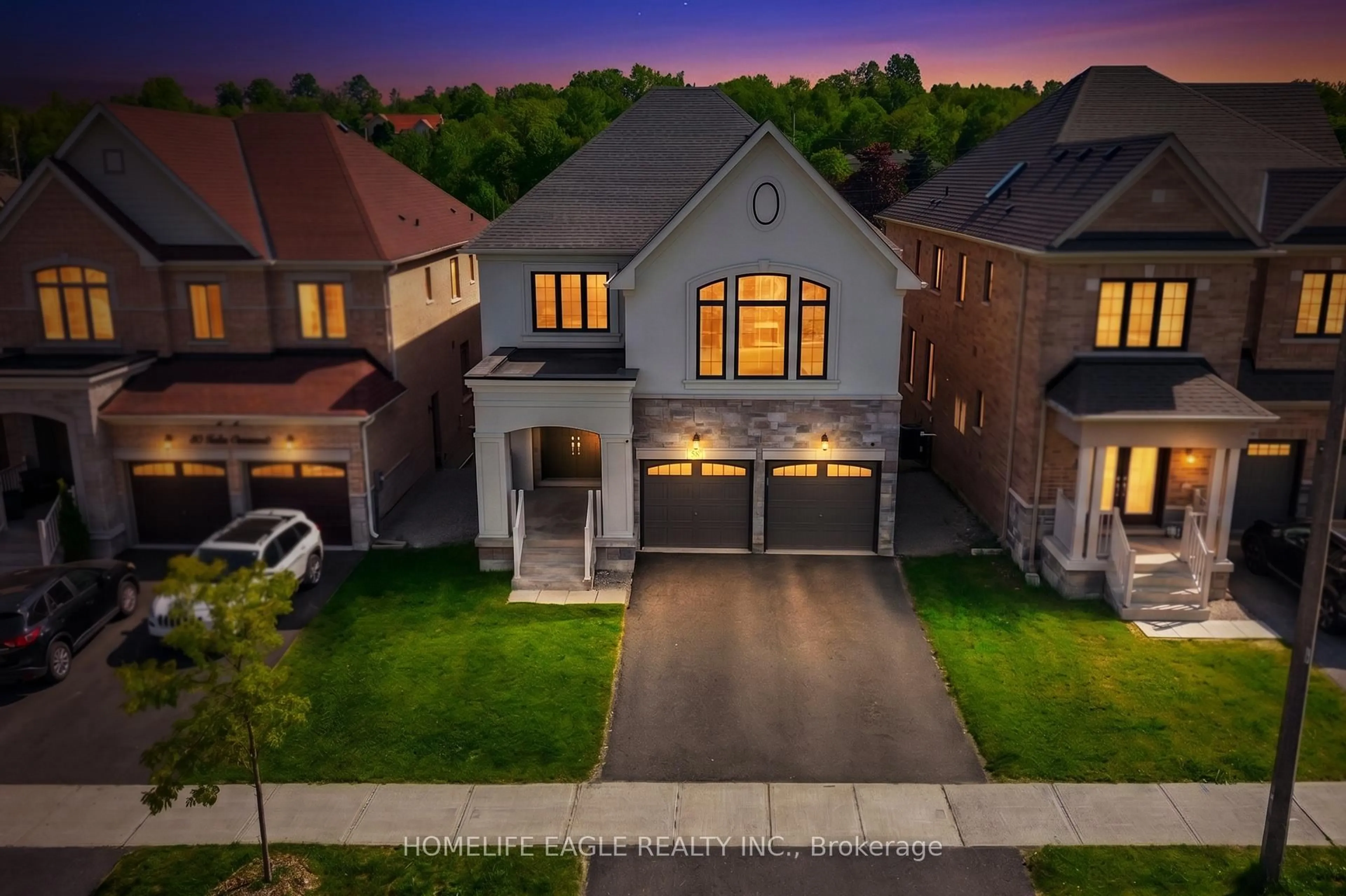 A pic from outside/outdoor area/front of a property/back of a property/a pic from drone, street for 58 Tesla Cres, East Gwillimbury Ontario L9N 0T3