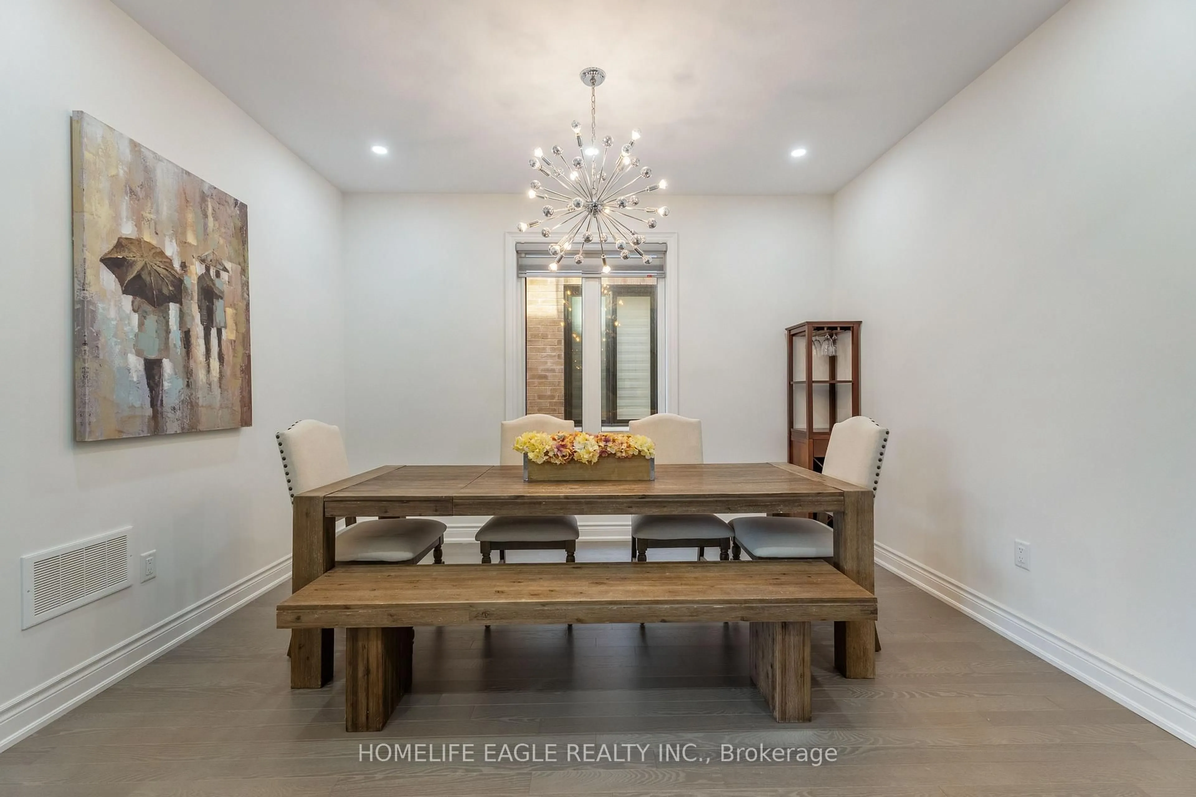 Dining room, wood/laminate floor for 58 Tesla Cres, East Gwillimbury Ontario L9N 0T3