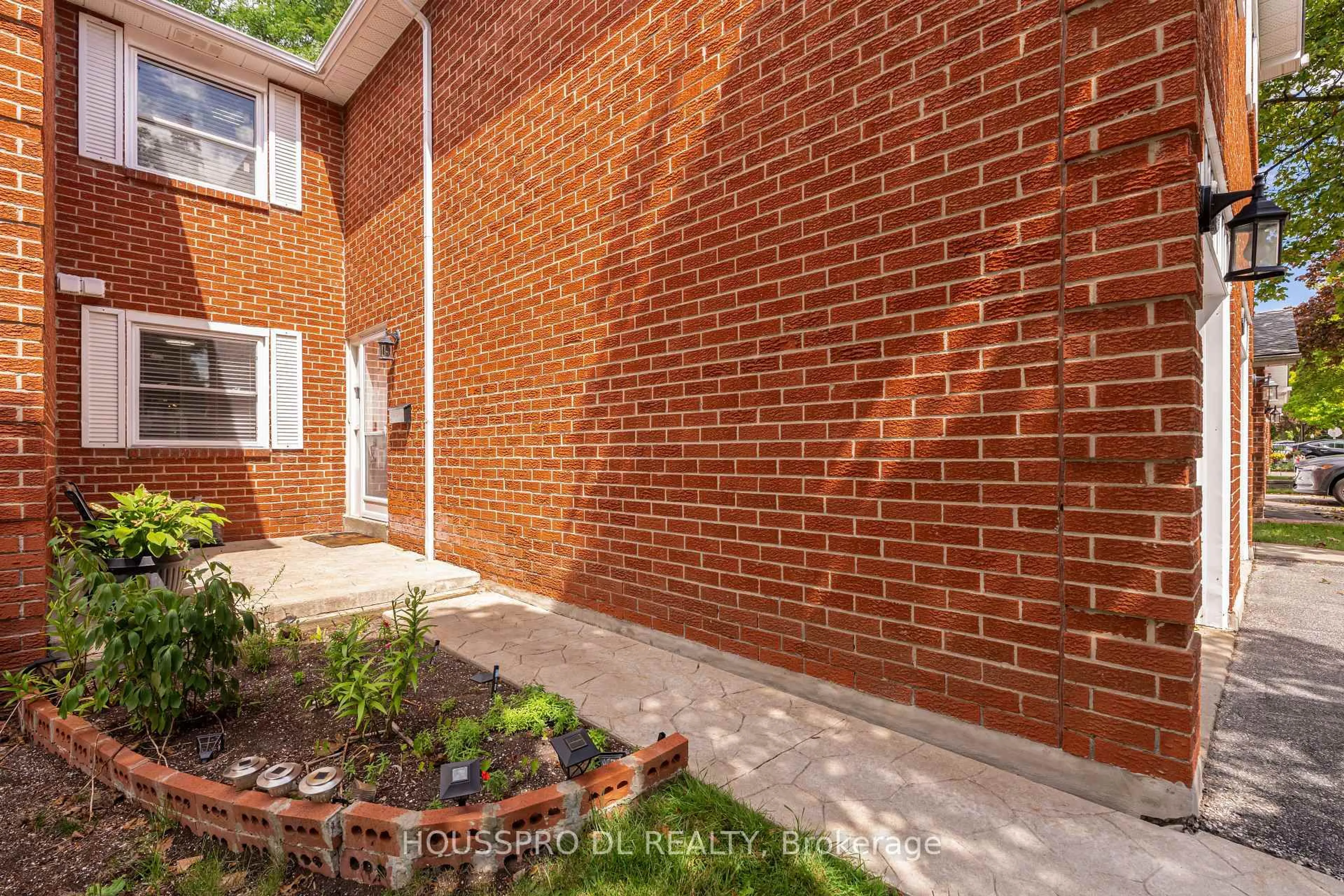 Home with brick exterior material, street for 10 Bowman Way #145, Markham Ontario L3T 4Z7