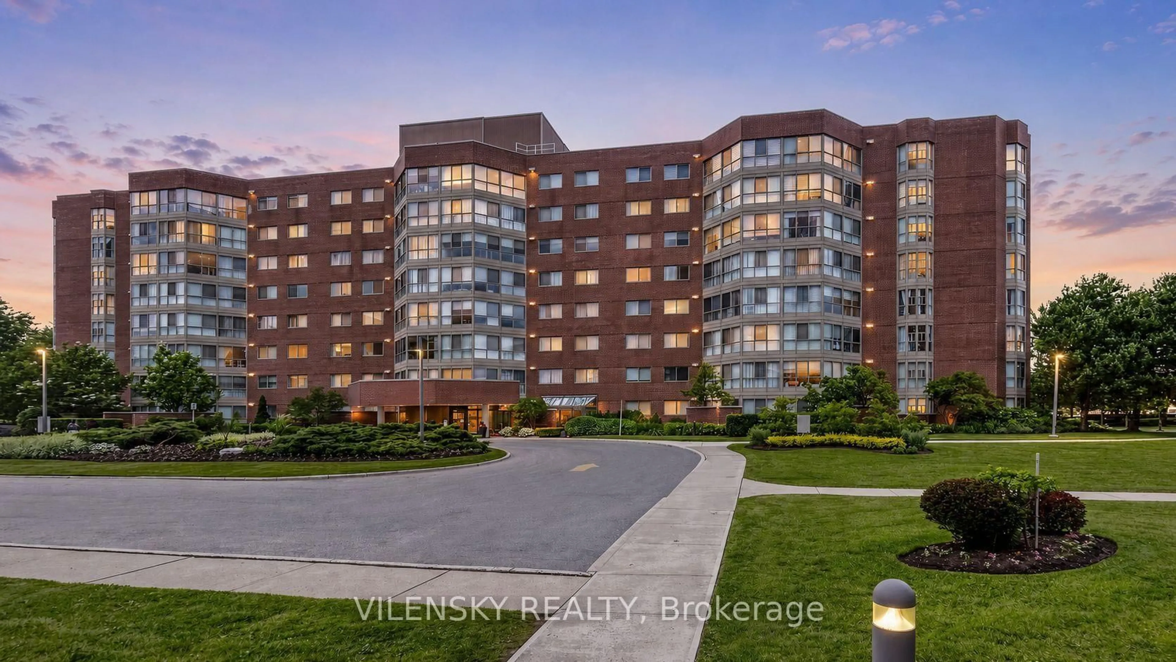 Unknown for 5 Weldrick Rd #506, Richmond Hill Ontario L4C 8S9