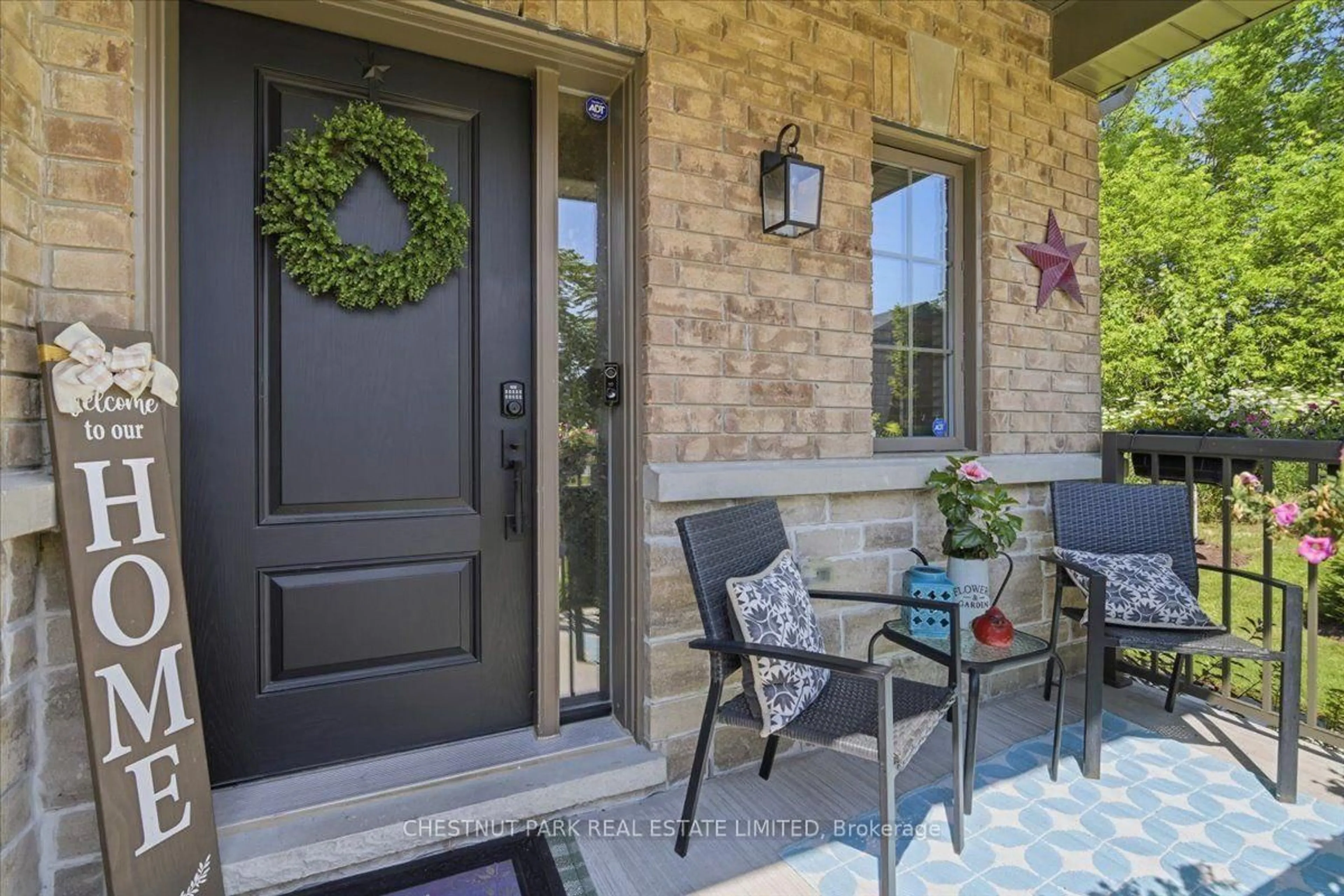 Indoor entryway for 21 Gord Matthews Way, Uxbridge Ontario L9P 0E9