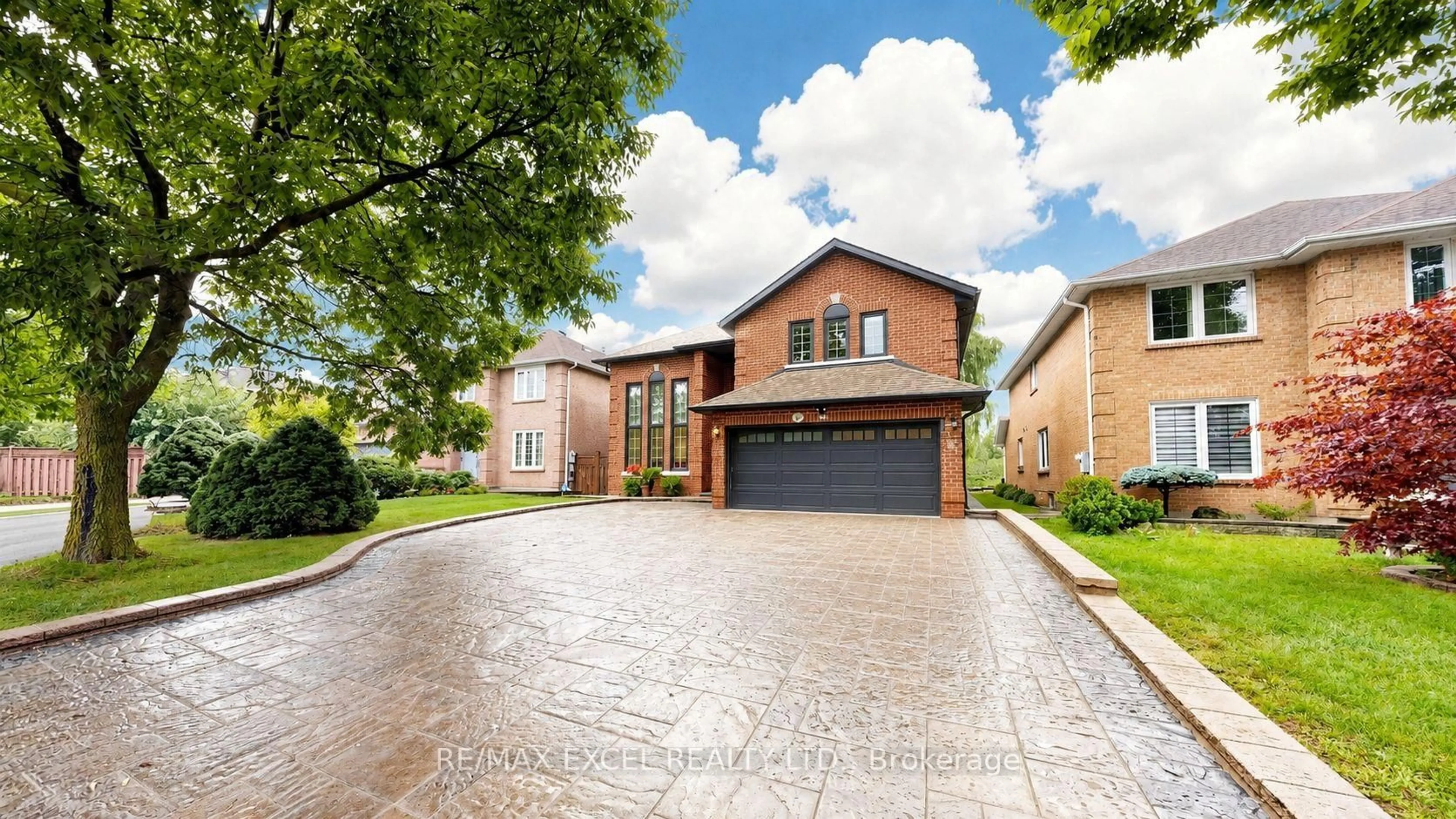 Home with brick exterior material, street for 2B Trinity Cres, Richmond Hill Ontario L4B 2S4