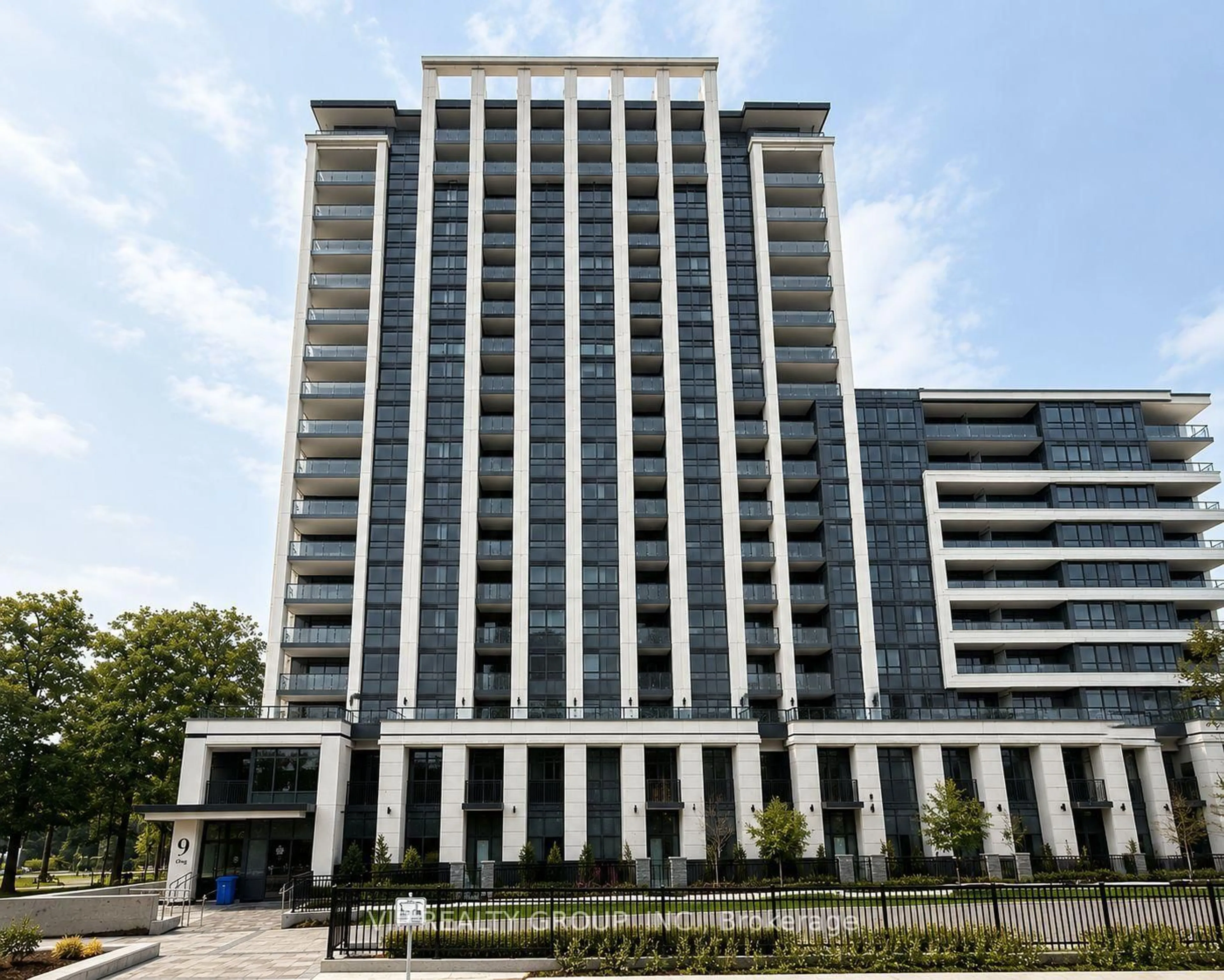 Indoor foyer for 9 Clegg Rd #816, Markham Ontario L6G 0H3