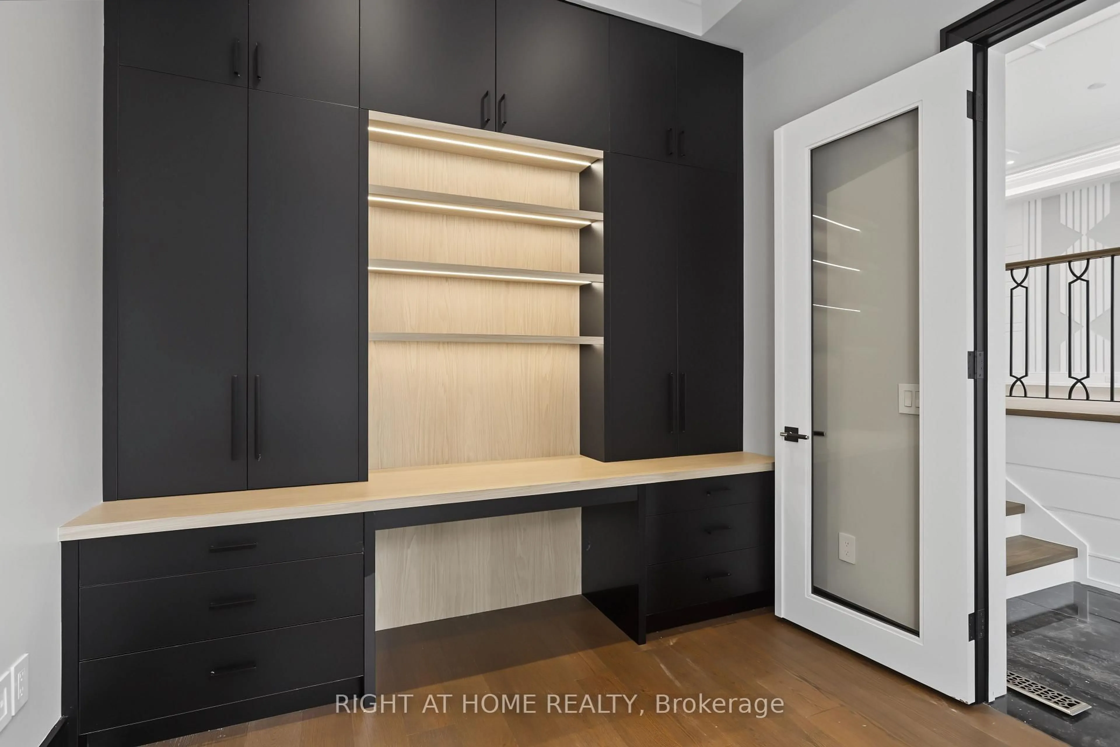 Indoor entryway for 73 Harding Blvd, Richmond Hill Ontario L4C 1S7