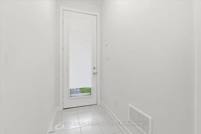 112 Stauffer Cres, Markham 3