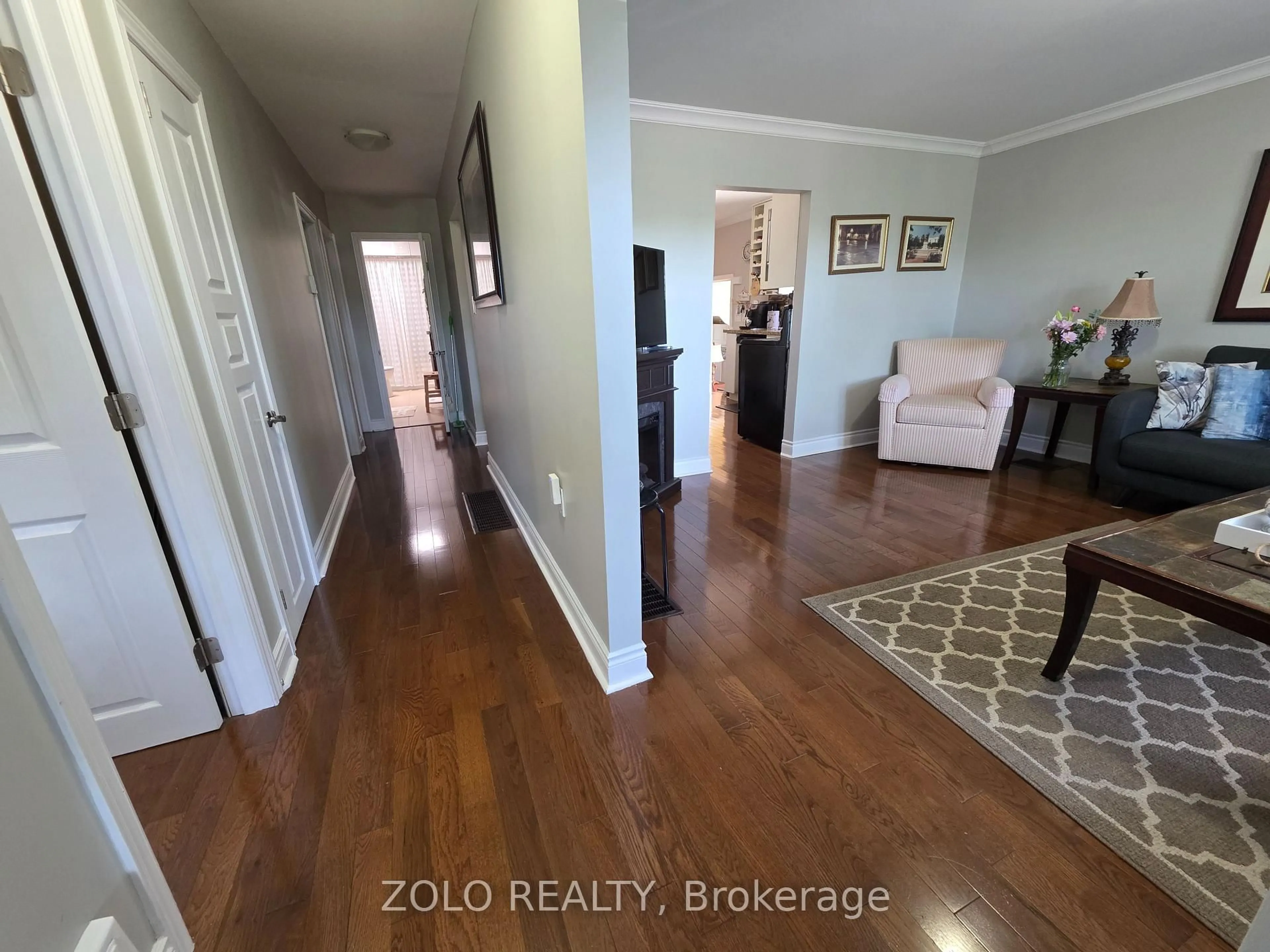 Indoor entryway for 14065 Highway 27, King Ontario L0G 1T0