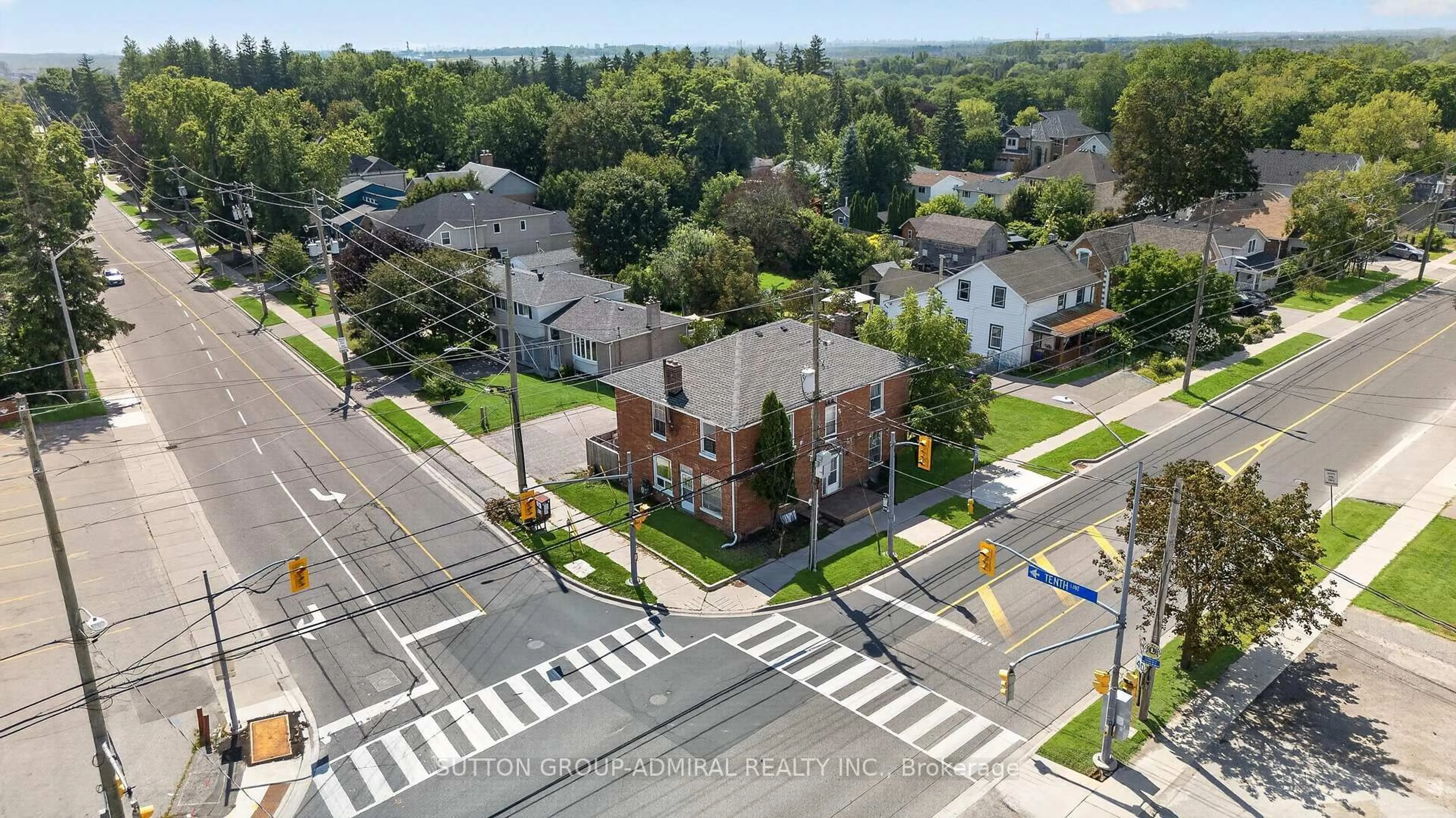 A pic from outside/outdoor area/front of a property/back of a property/a pic from drone, city buildings view from balcony for 6745 Main St, Whitchurch-Stouffville Ontario L4A 6B5
