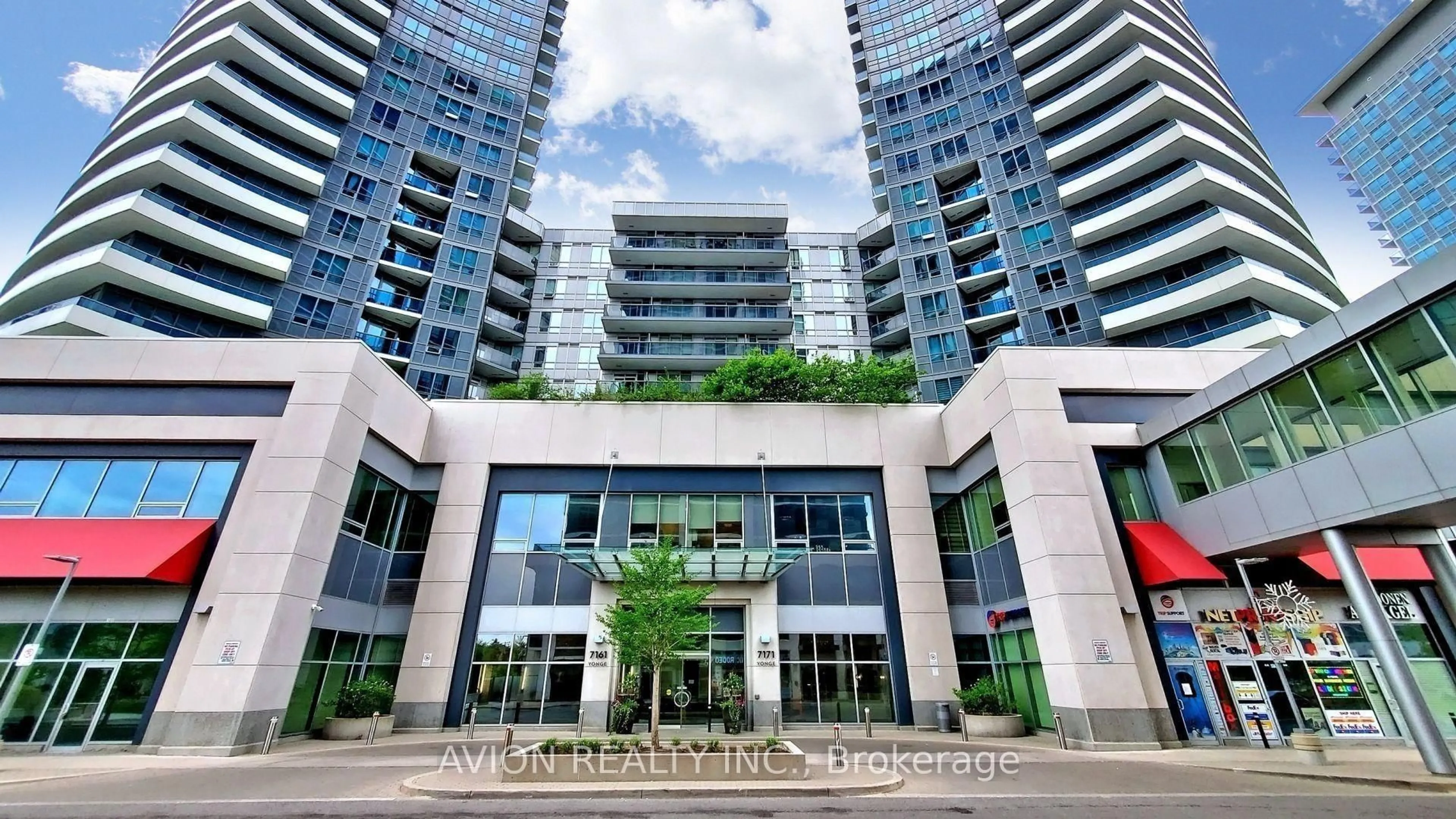 Indoor foyer for 7171 Yonge St #2409, Markham Ontario L3T 0C8