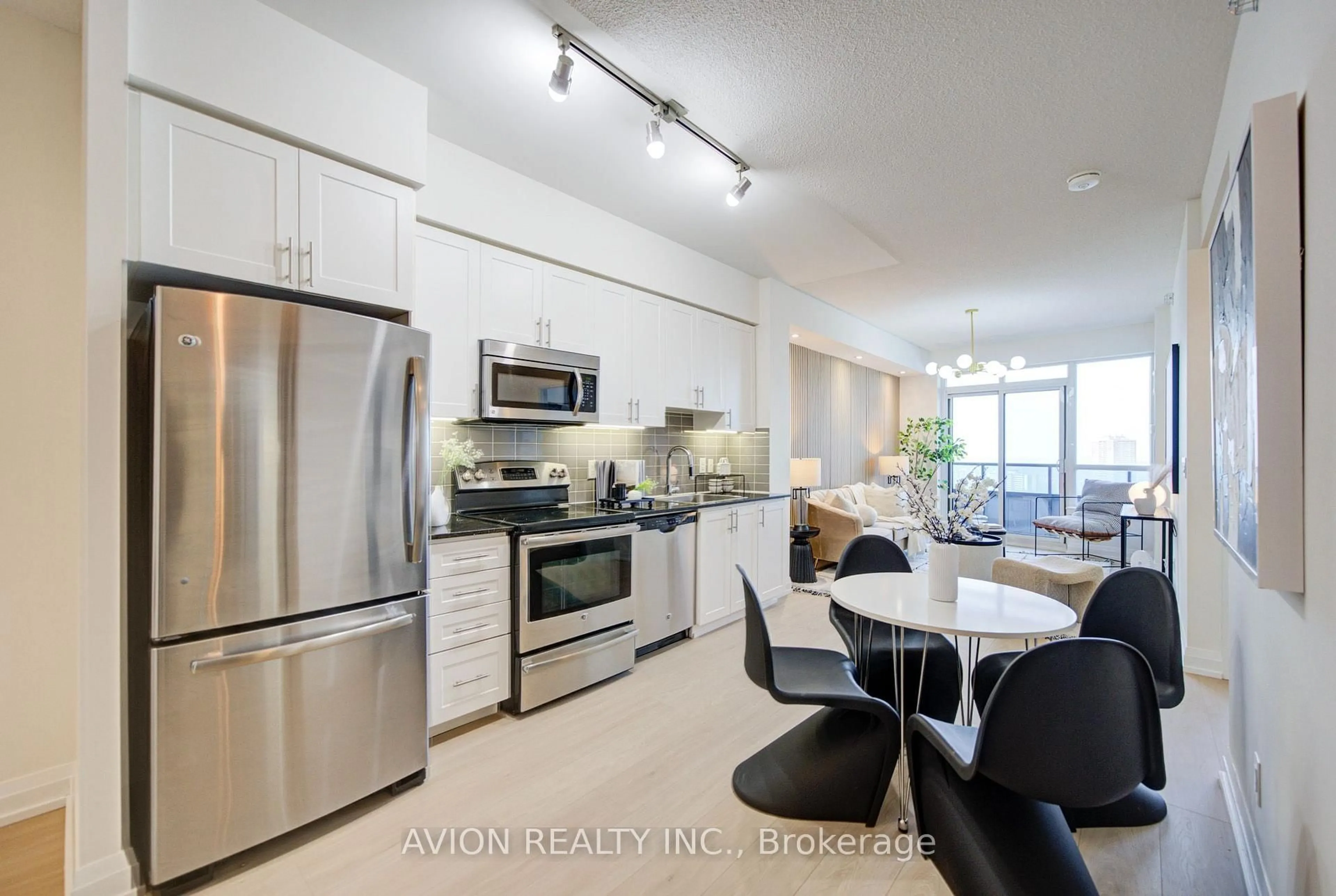Open concept kitchen, ceramic/tile floor for 7171 Yonge St #2409, Markham Ontario L3T 0C8