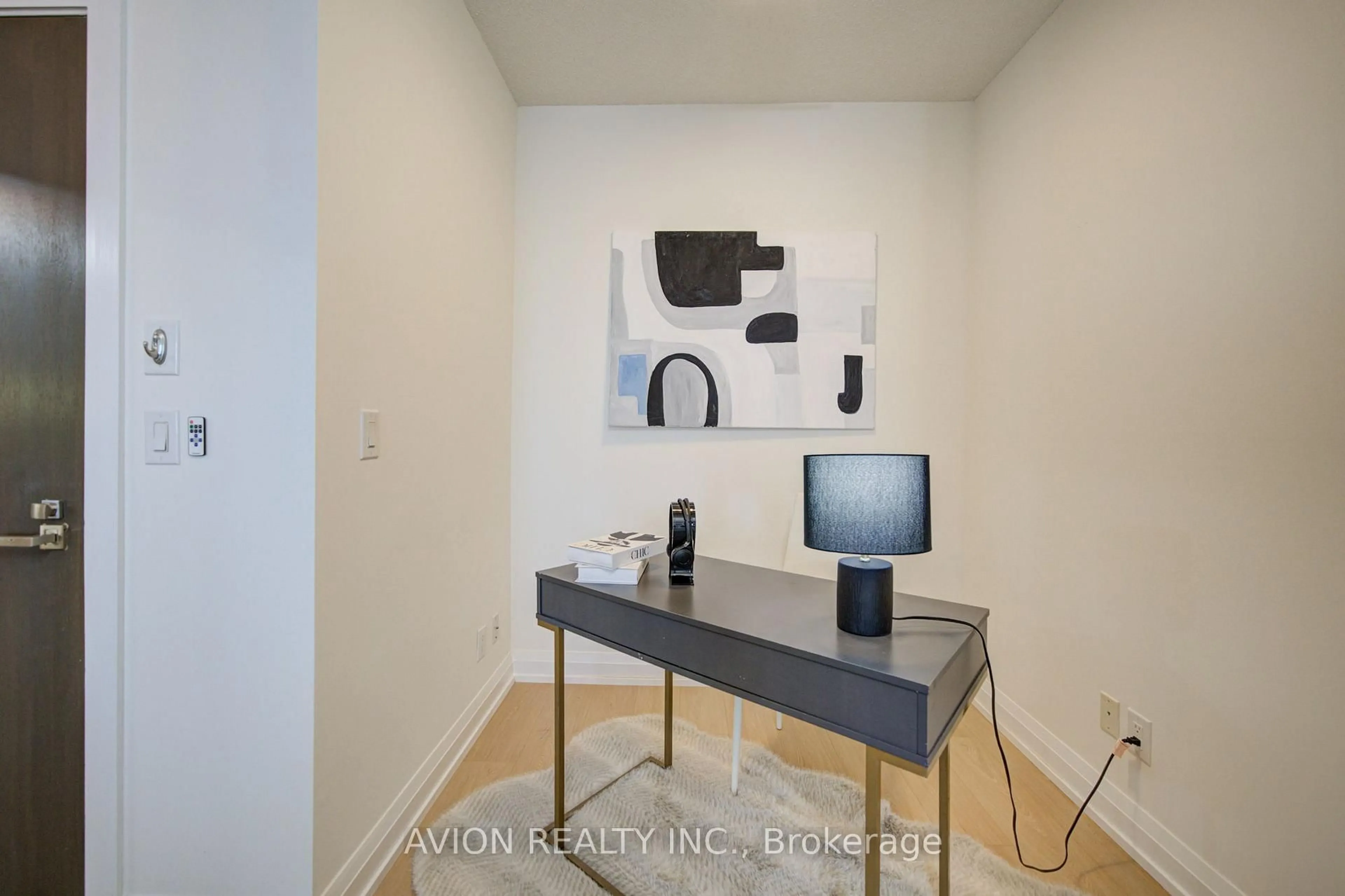 A pic of a room for 7171 Yonge St #2409, Markham Ontario L3T 0C8
