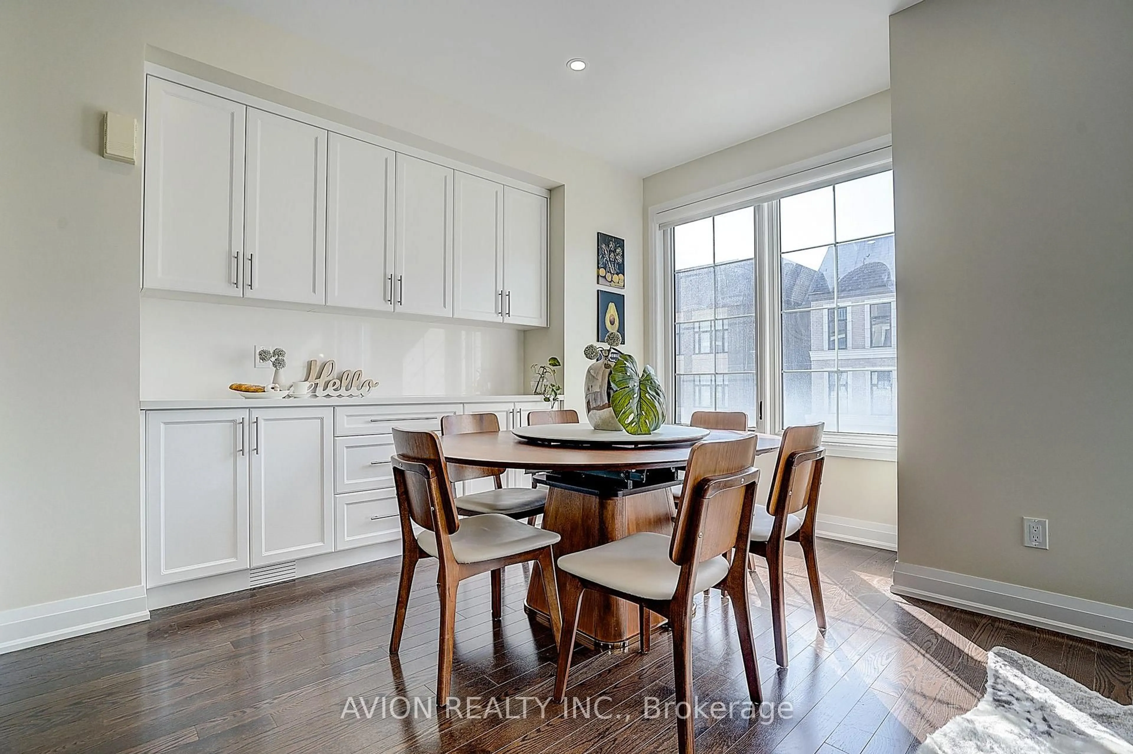 Open concept kitchen, unknown for 32 Mcgurran Lane, Richmond Hill Ontario L4B 0G8