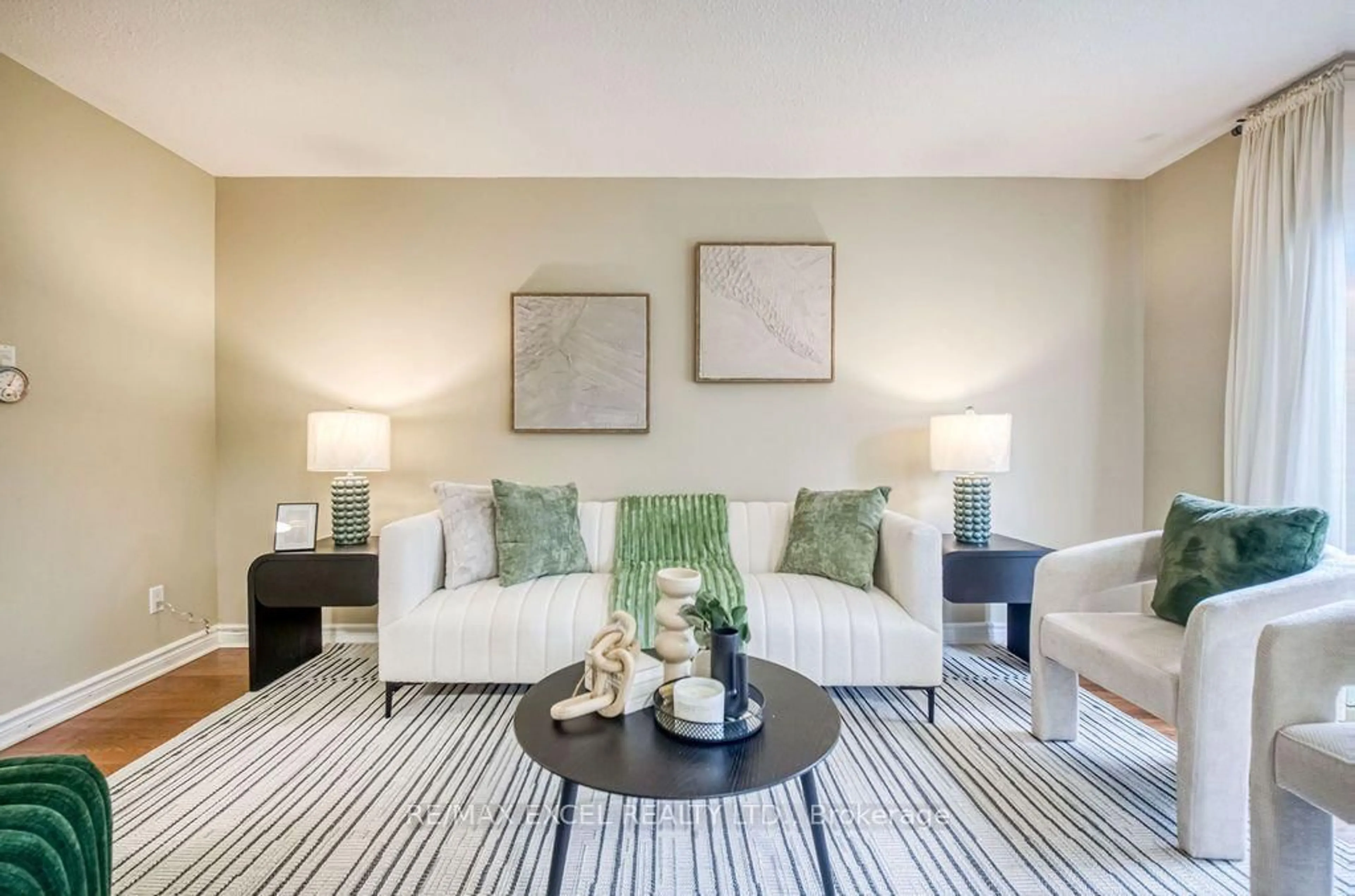 Living room with furniture, carpet floor for 4 Harris Way, Markham Ontario L3T 5A7