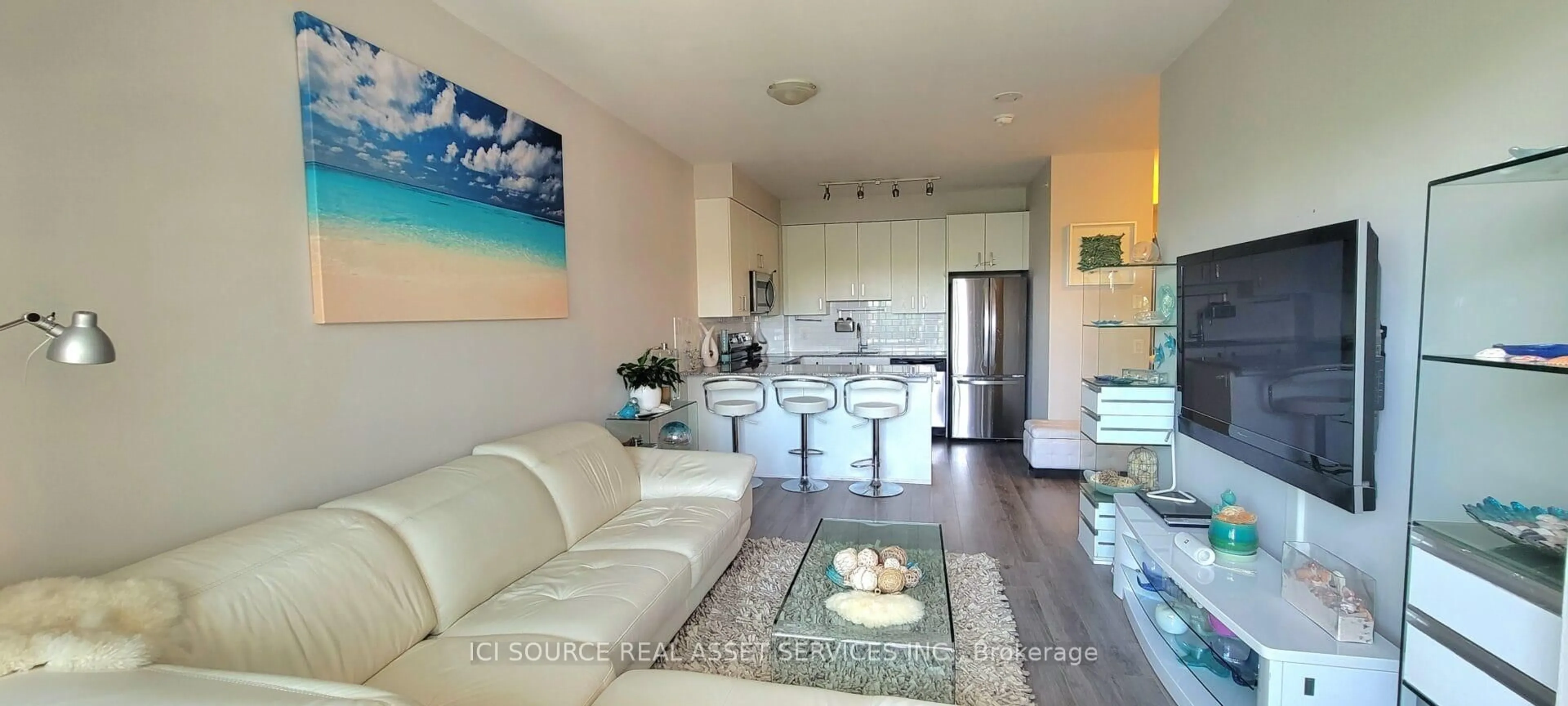 Living room with furniture, unknown for 11611 Yonge St #301, Richmond Hill Ontario L4E 1G2