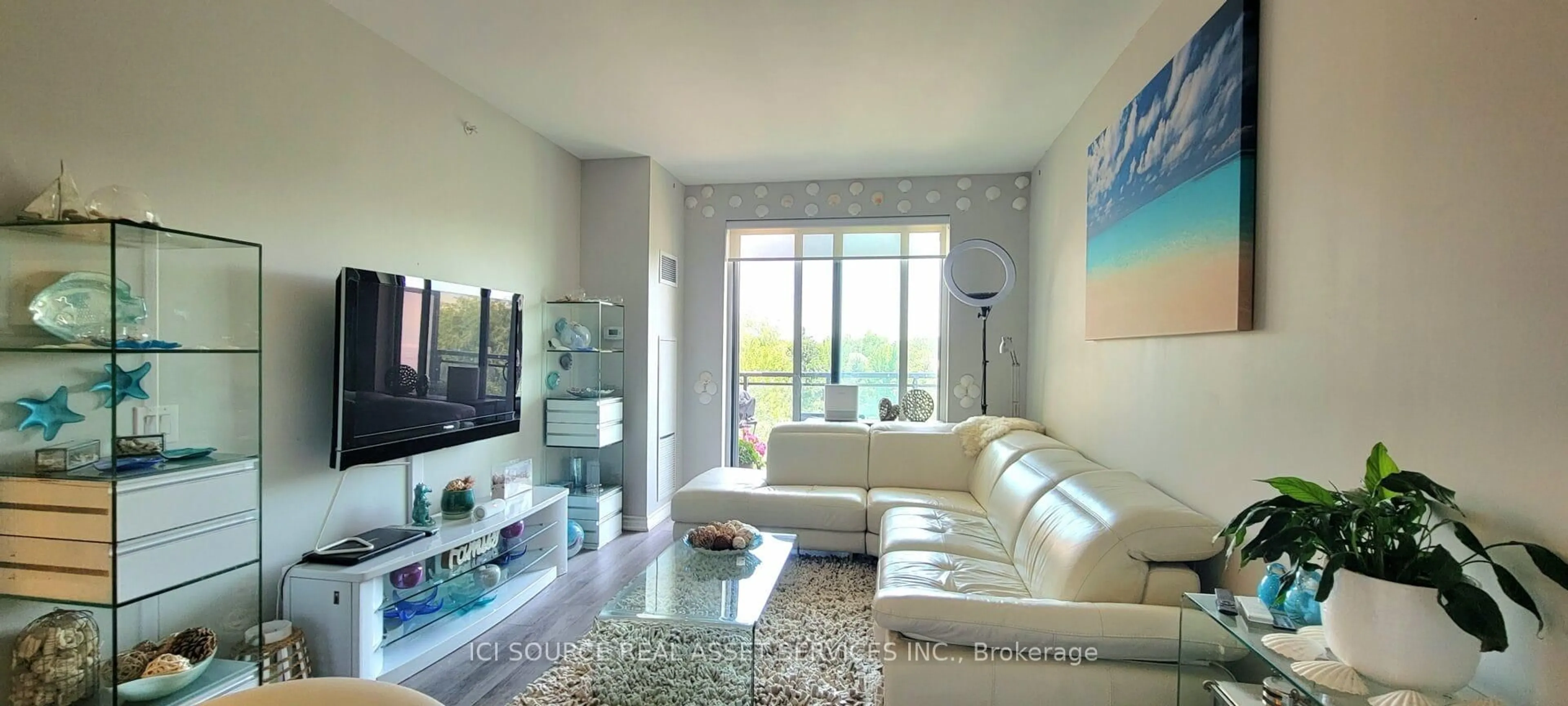 Living room with furniture, ceramic/tile floor for 11611 Yonge St #301, Richmond Hill Ontario L4E 1G2