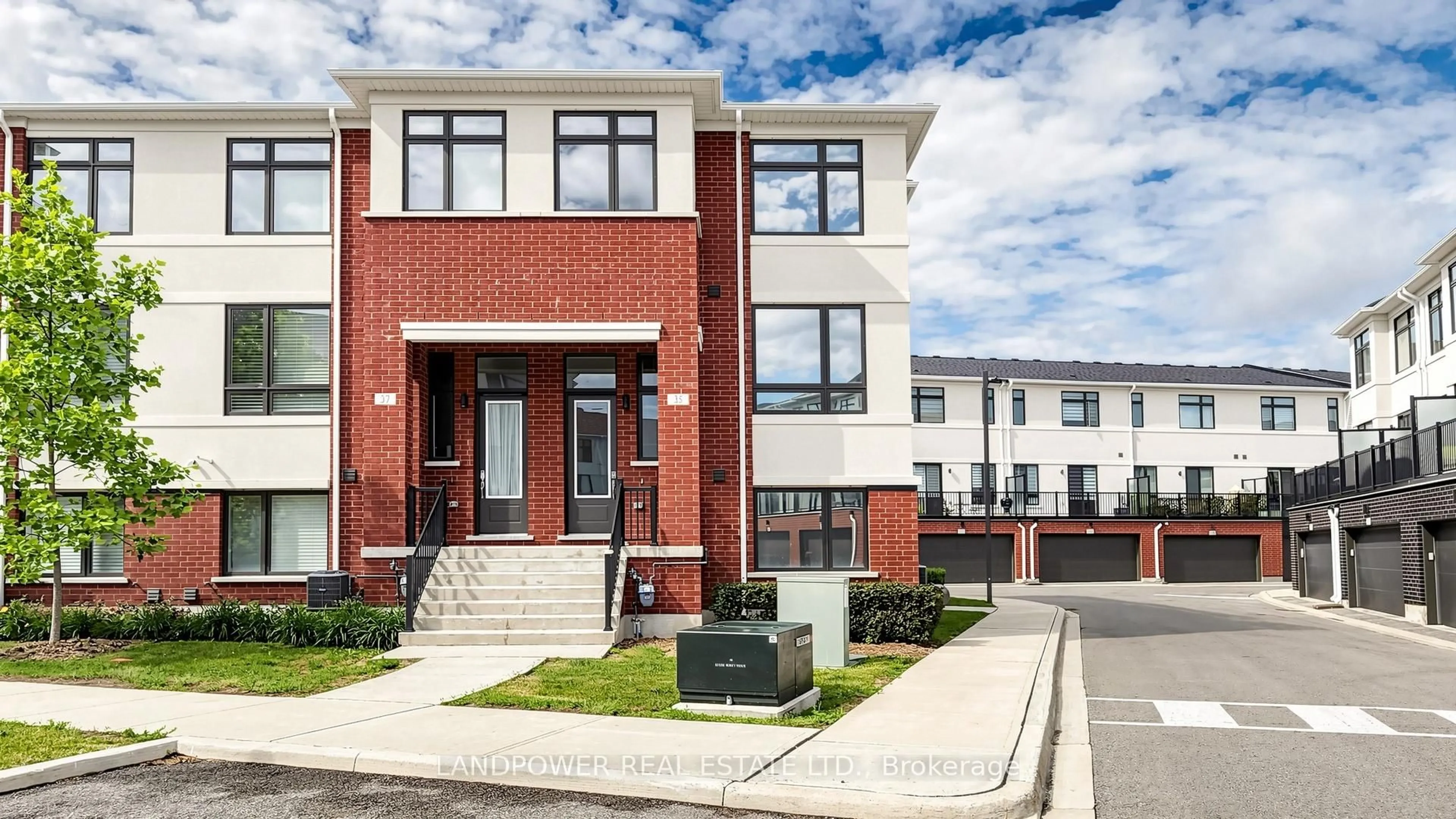 Home with brick exterior material, street for 35 Nine mile Lane, Richmond Hill Ontario L4C 5S6