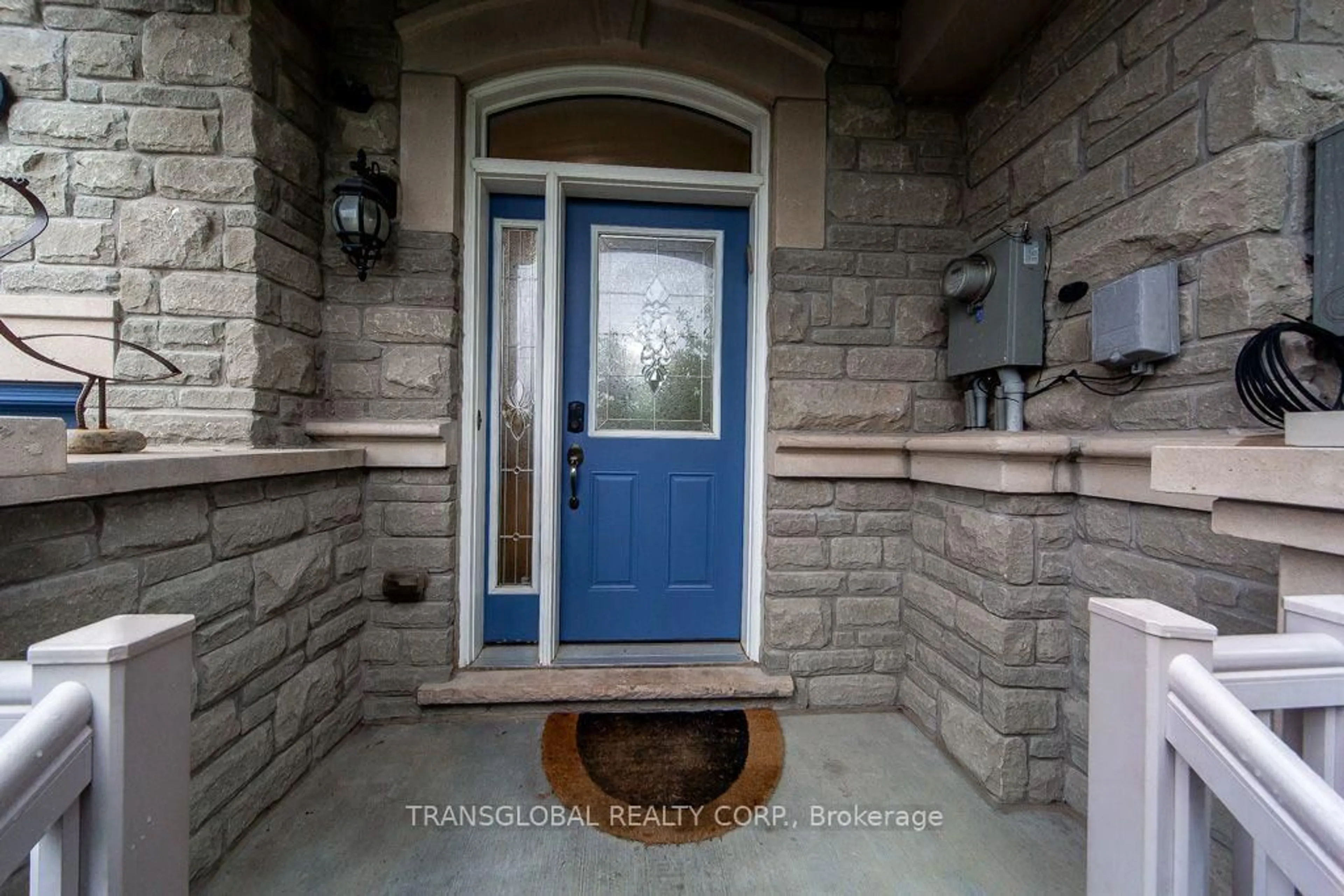 Indoor entryway for 83 Spruce Pine Cres, Vaughan Ontario L6A 0X7