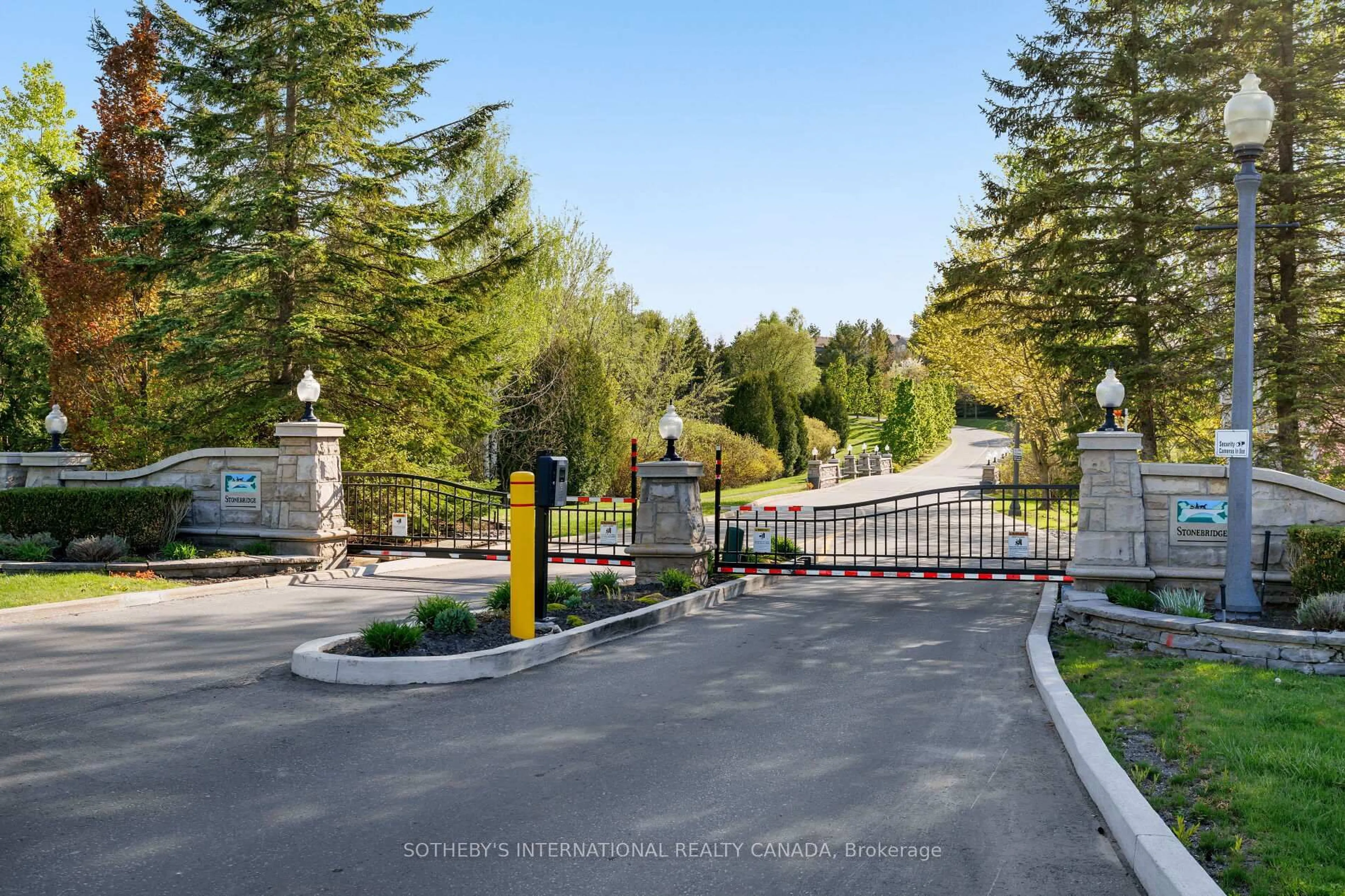Unknown for 463 Crossing Bridge Pl, Aurora Ontario L4G 7N1