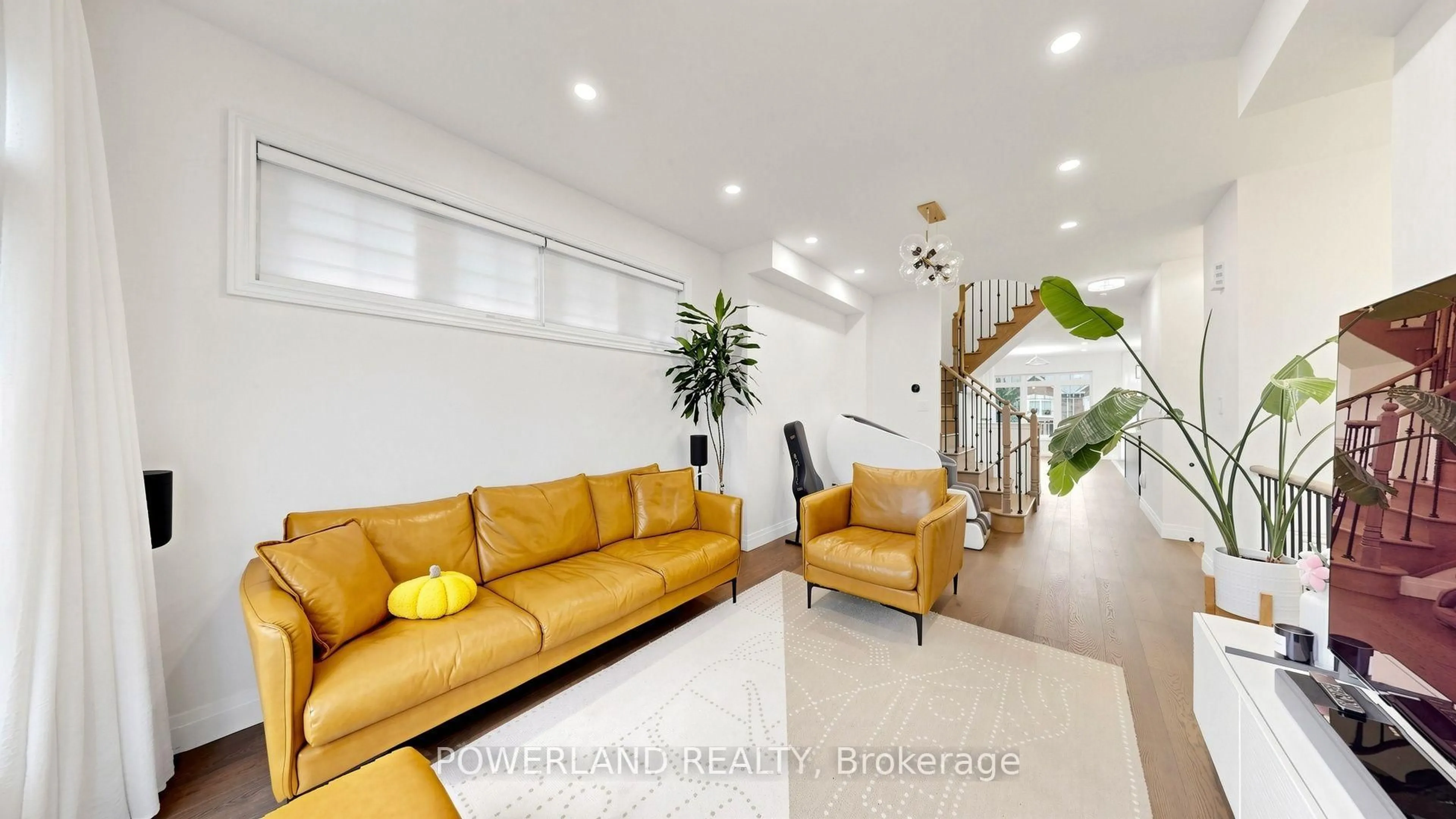 Living room with furniture, unknown for 259 Dundas Way, Markham Ontario L6E 0S8