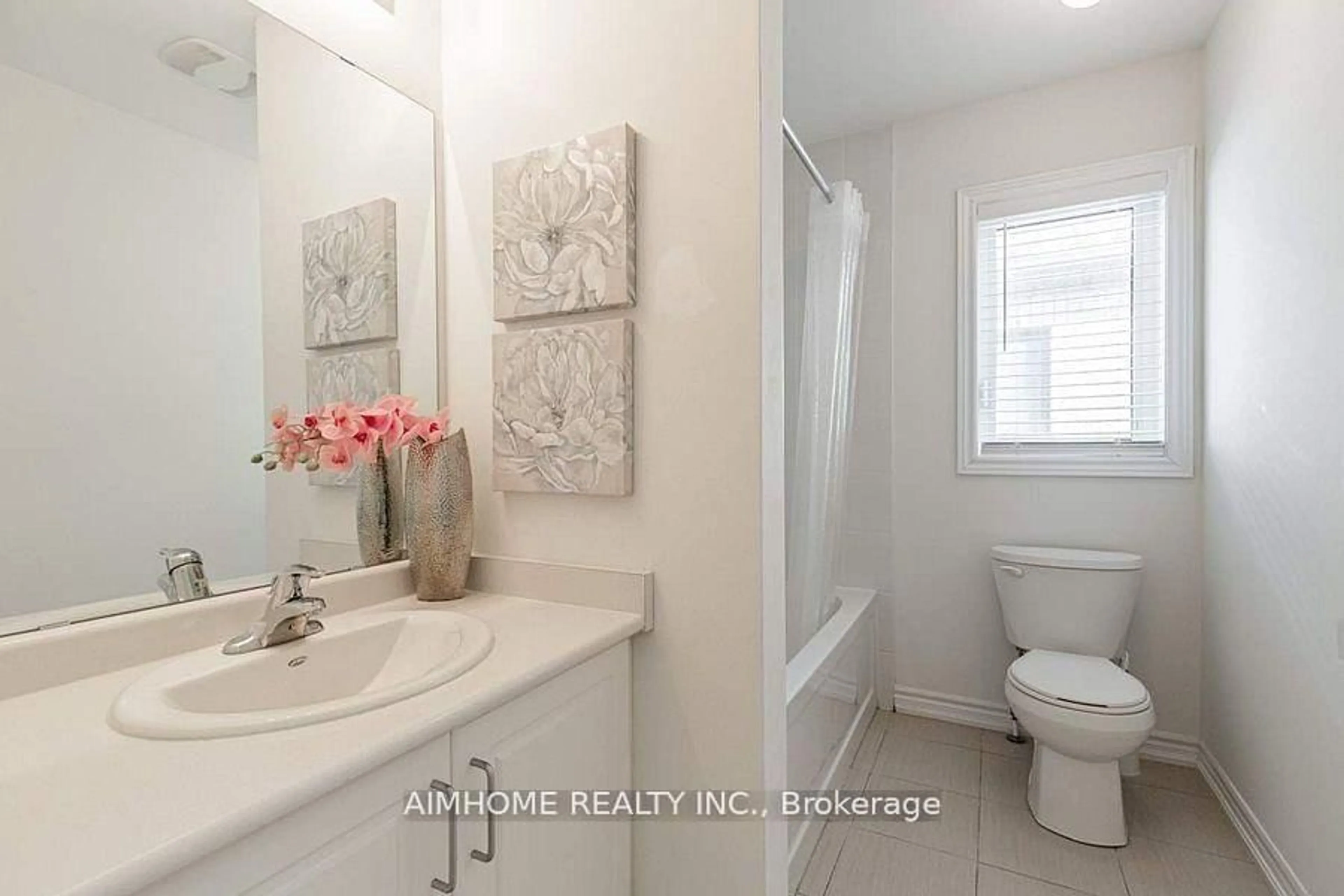 Standard bathroom, ceramic/tile floor for 116 Frederick Wilson Ave, Markham Ontario L6B 1P7