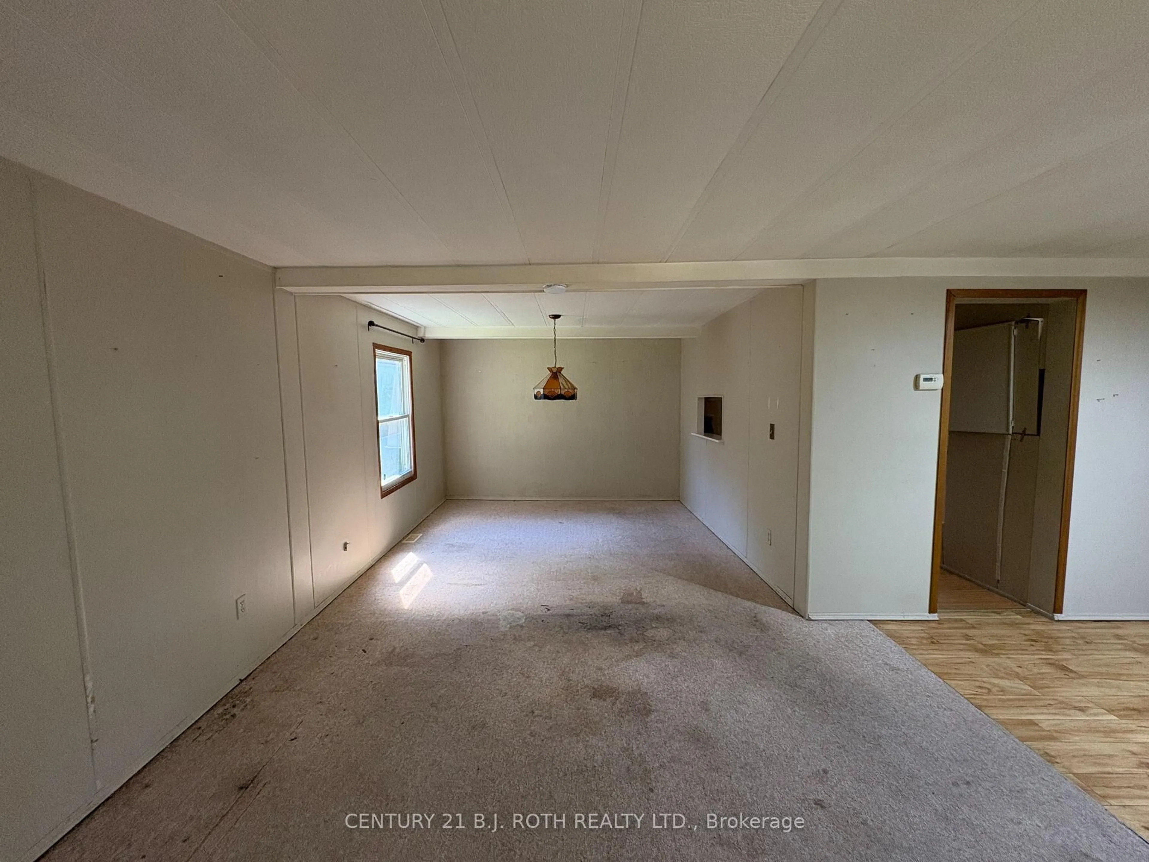 A pic of a room for 9 Cherrywood Lane, Innisfil Ontario L9S 1N3