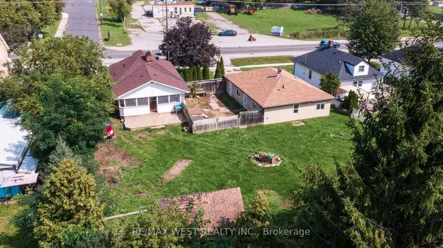 7826 Yonge St, Innisfil 4