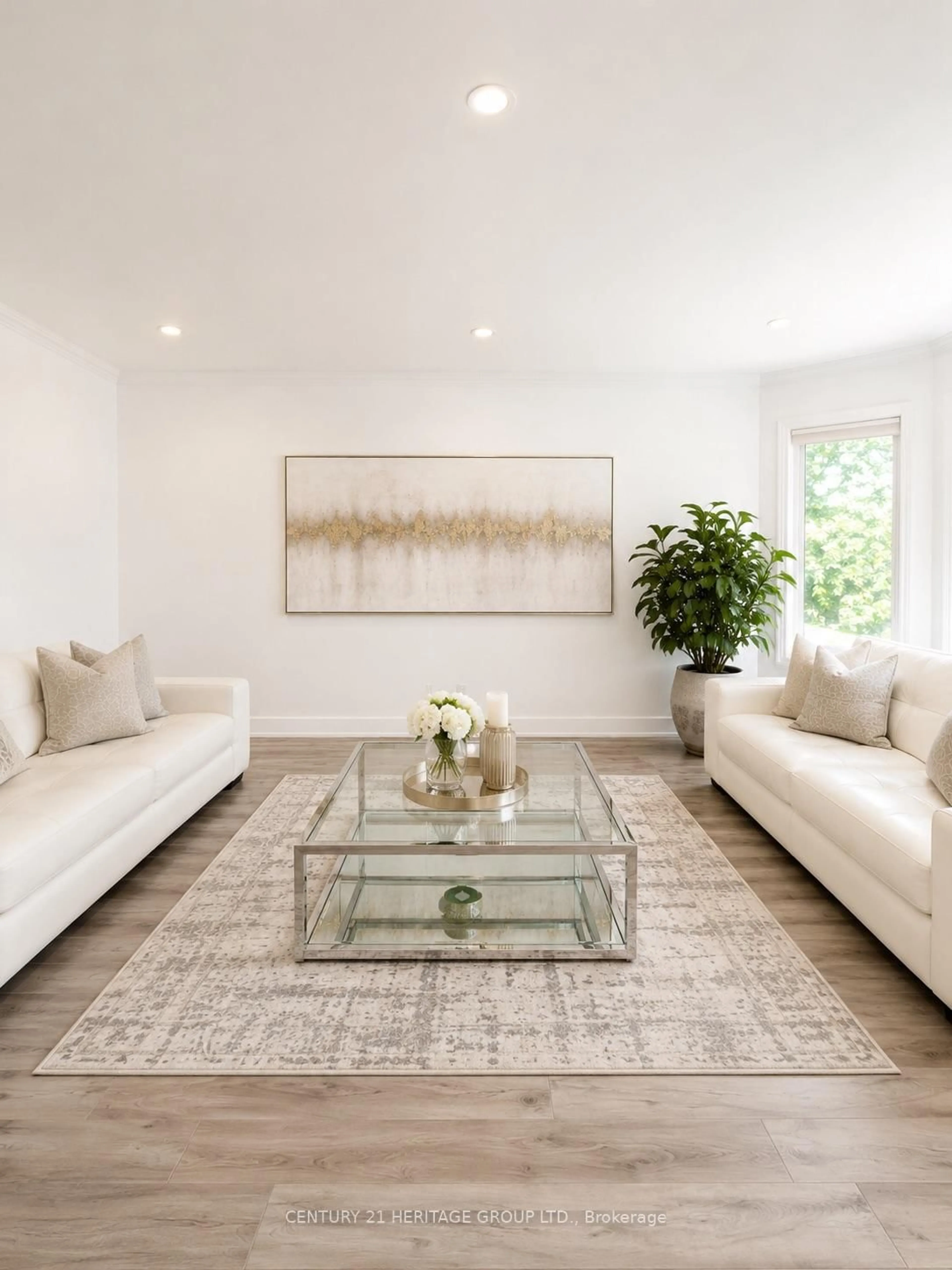 Living room with furniture, unknown for 187 Glenway Circ, Newmarket Ontario L3Y 7S5