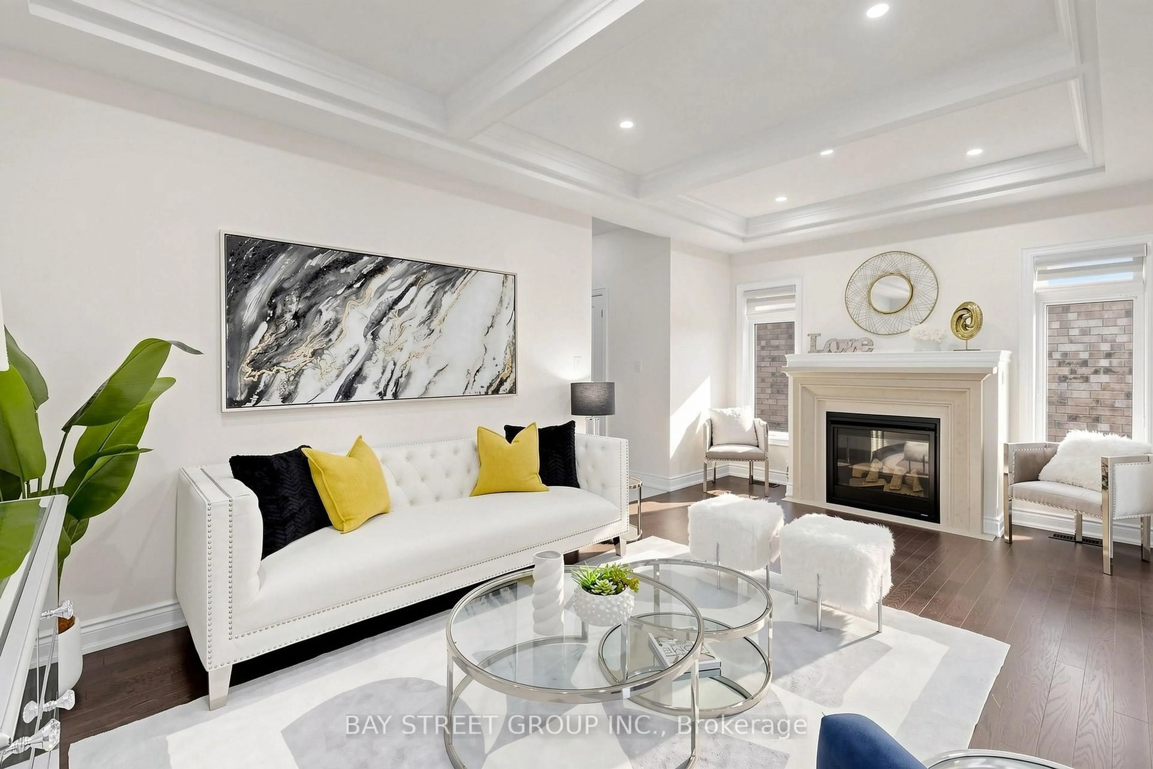 Living room with furniture, unknown for 42 Bawden Dr, Richmond Hill Ontario L4S 0H3