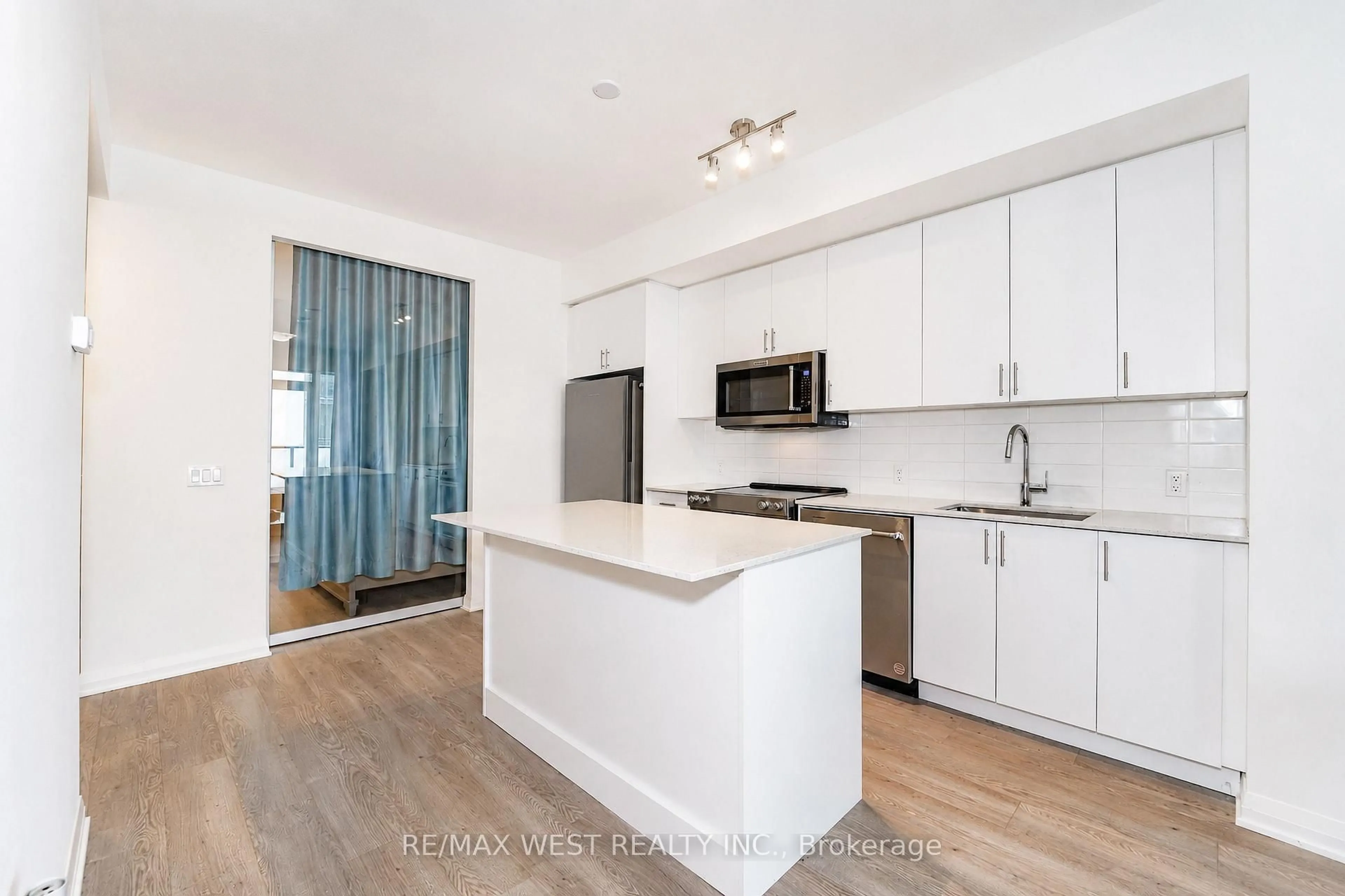 Open concept kitchen, unknown for 8960 Jane St #1502, Vaughan Ontario L4K 0N9