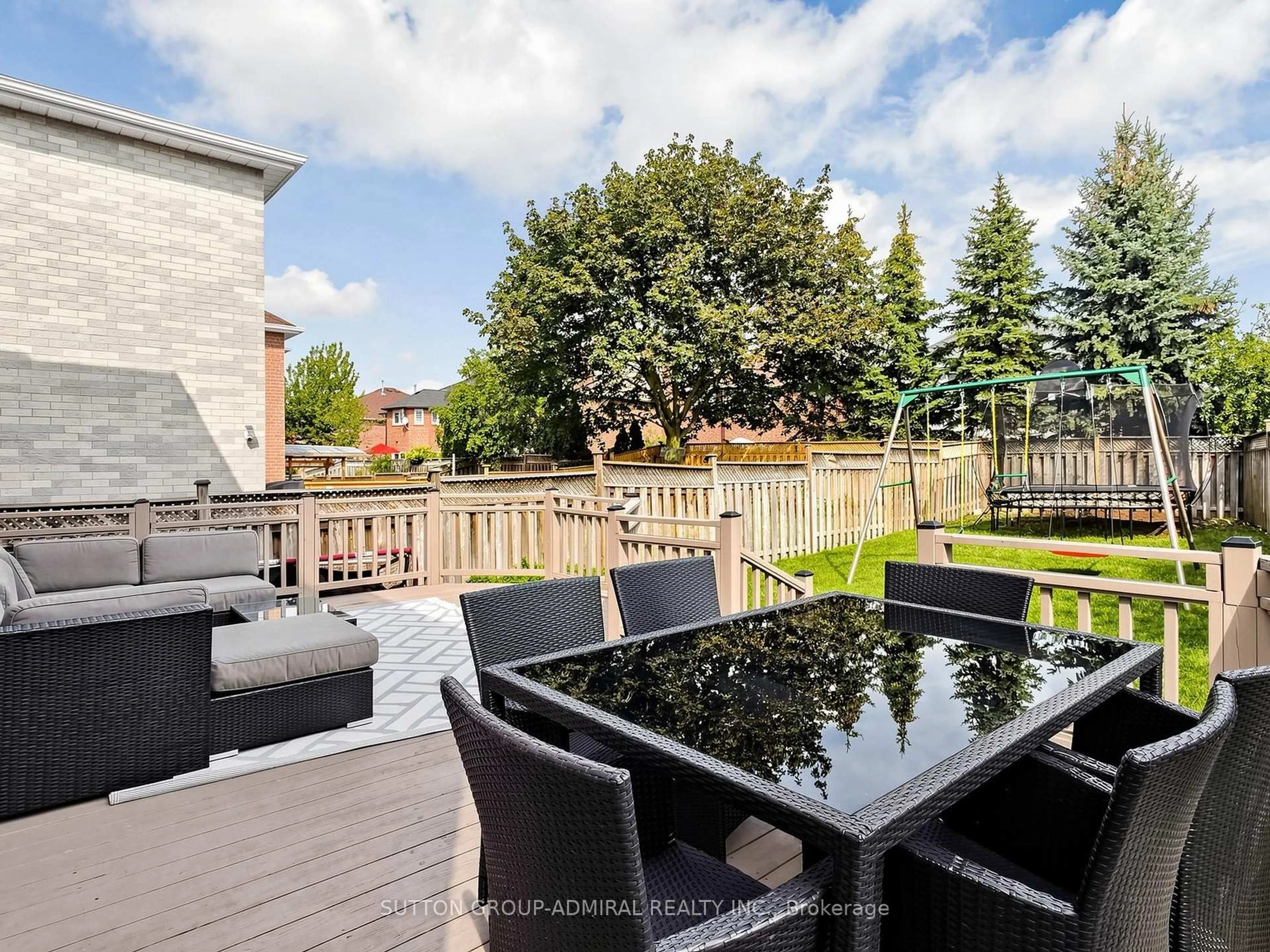 Patio, street for 48 Glenbury Dr, Vaughan Ontario L4J 7X5