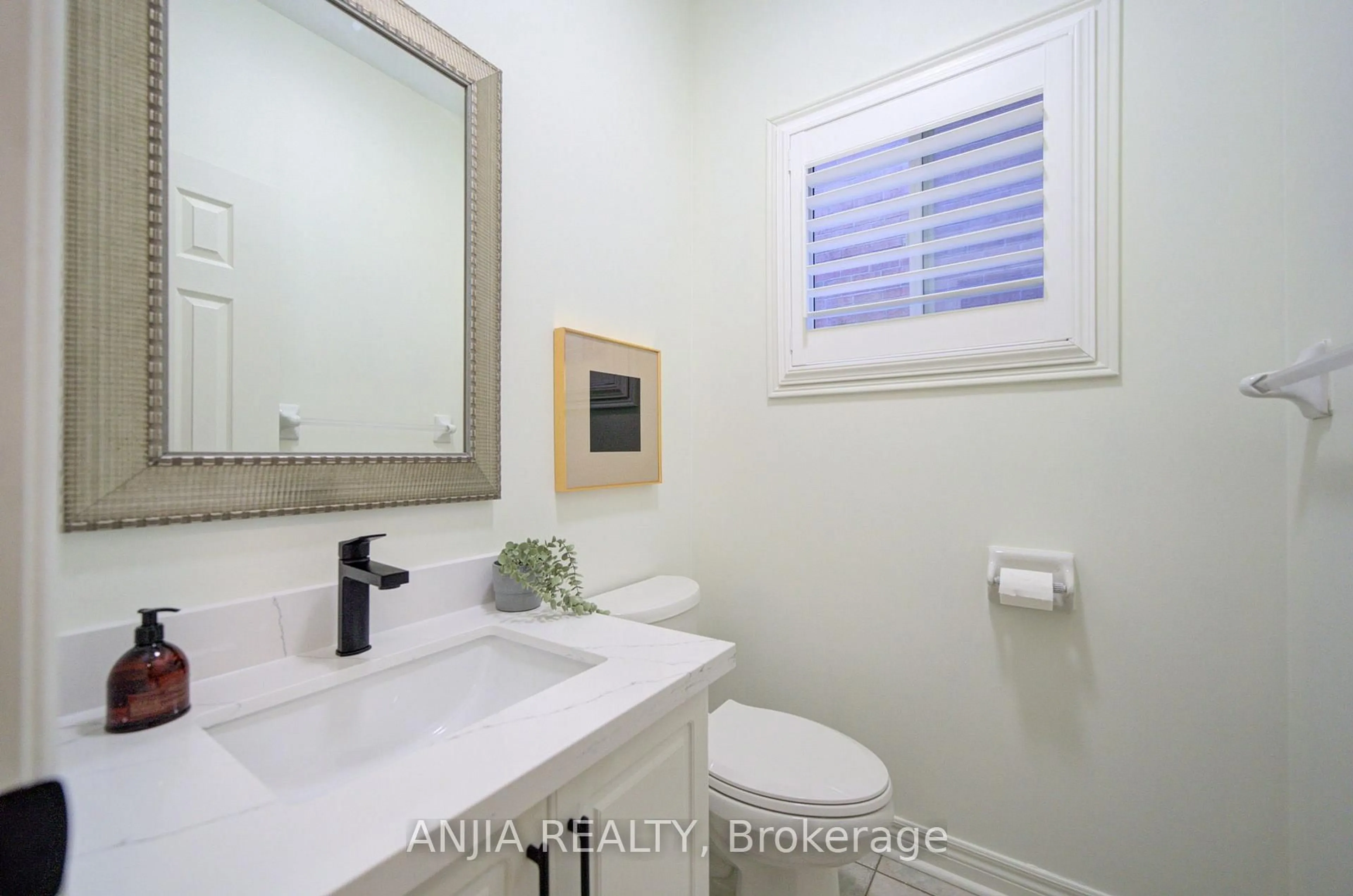 Contemporary bathroom, ceramic/tile floor for 94 Cynthia Jean St, Markham Ontario L6C 2W6