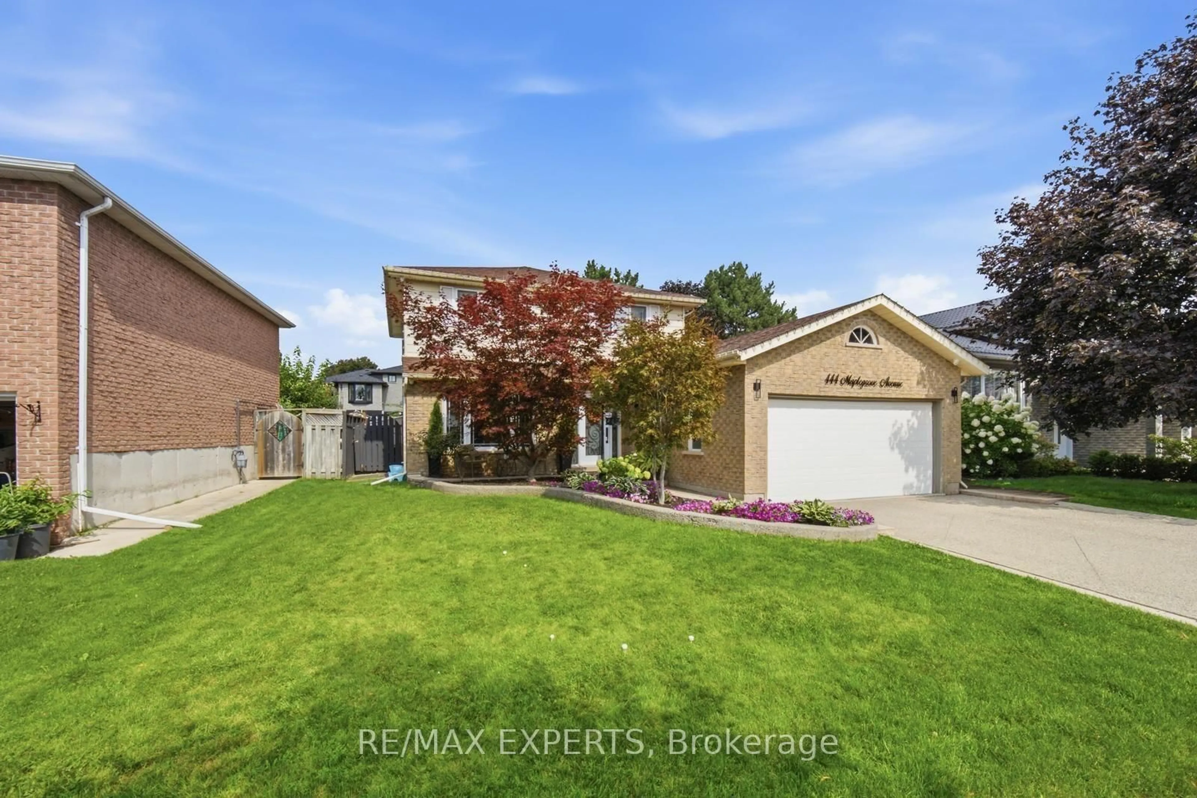 Home with brick exterior material, street for 444 Maplegrove Ave, Bradford West Gwillimbury Ontario L3Z 2V6