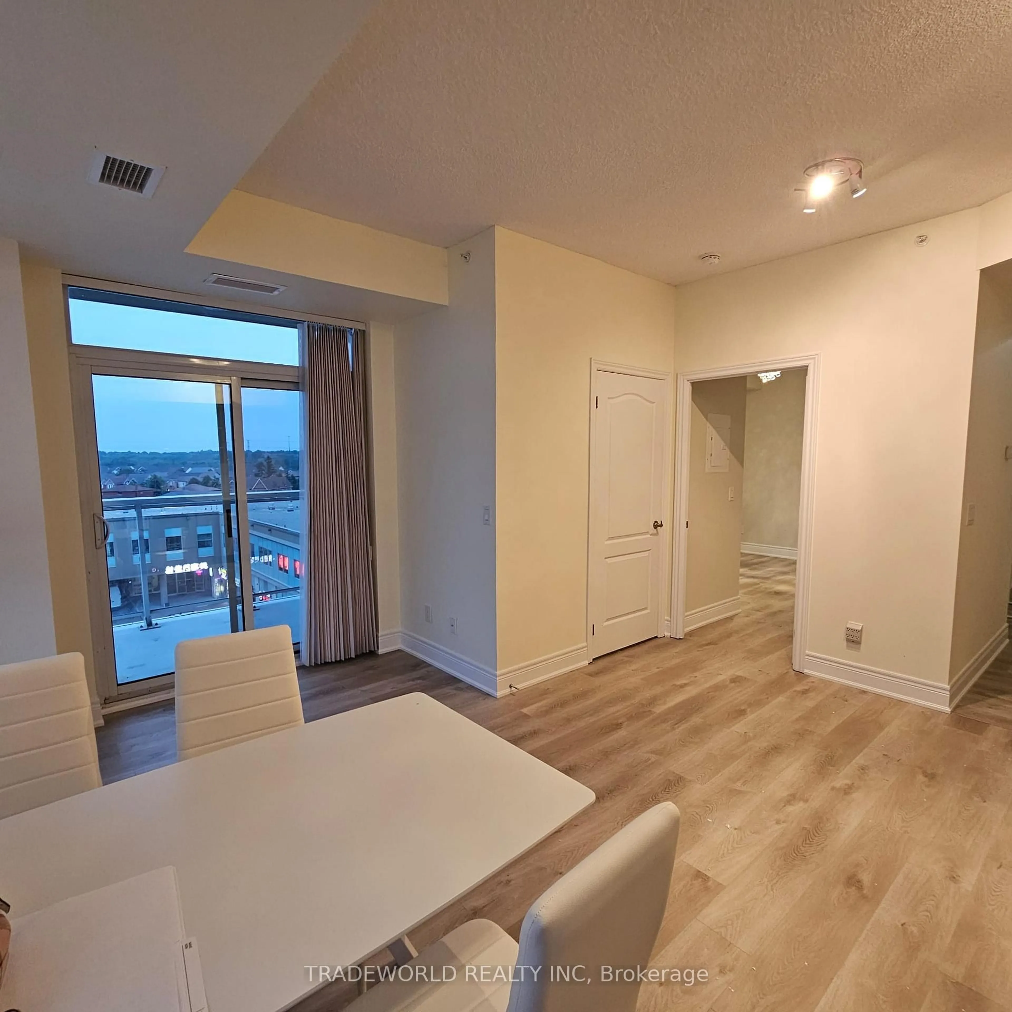 A pic of a room for 8323 Kennedy Rd #626, Markham Ontario L3R 5W7