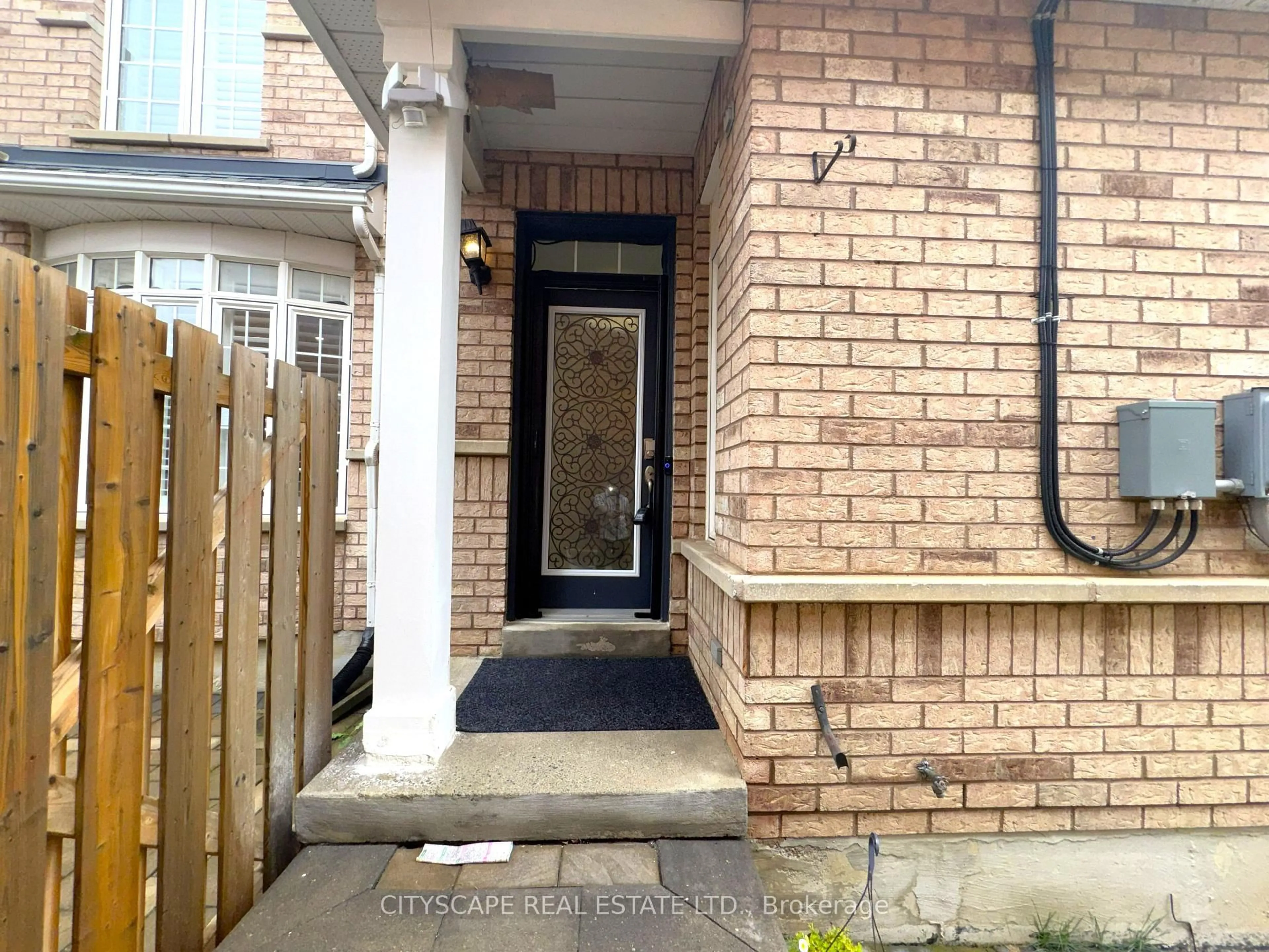 Indoor entryway for 116 Emery Hill Blvd, Markham Ontario L6C 2S6