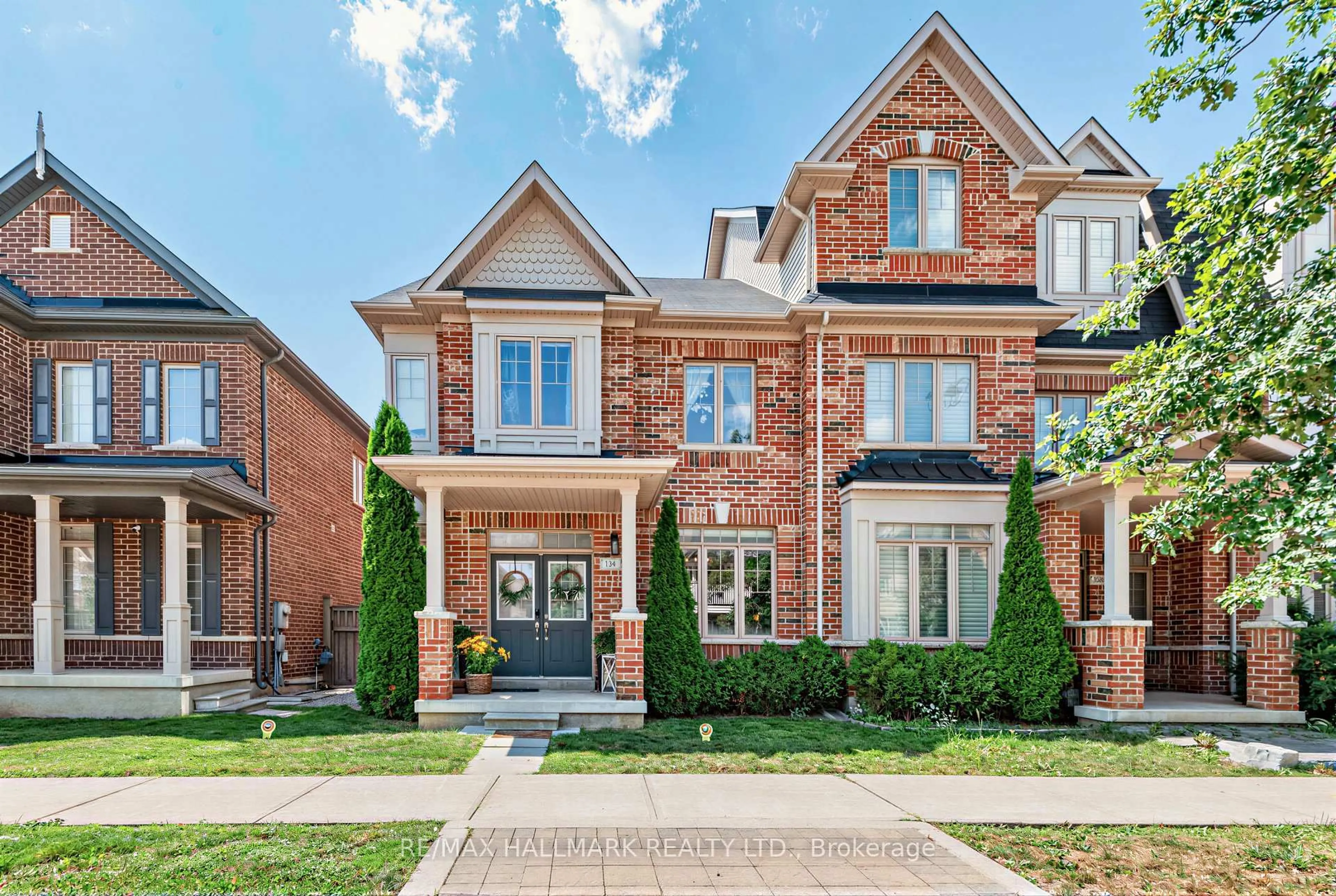 Home with brick exterior material, street for 124 Barons St, Vaughan Ontario L4H 3Y3