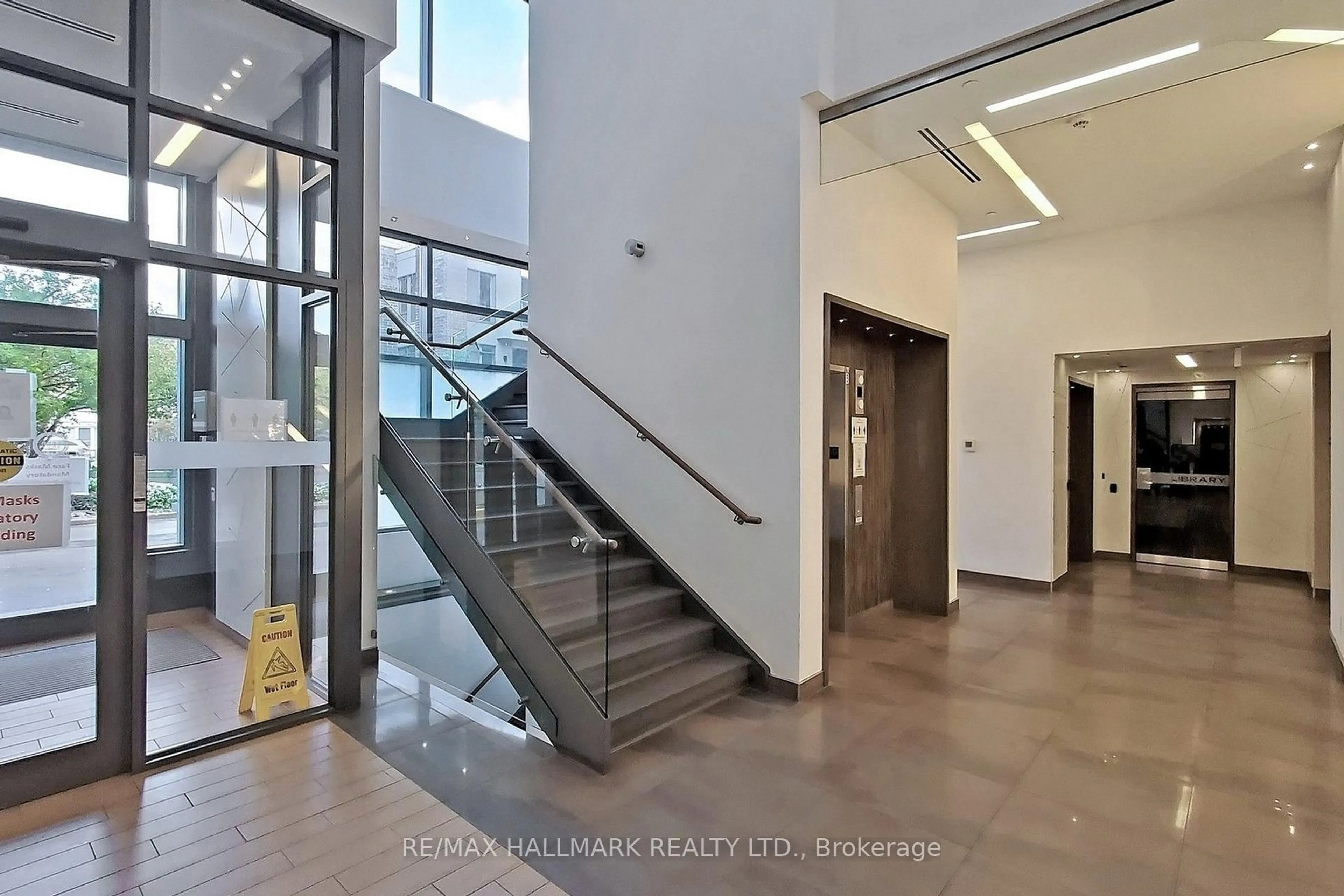 Indoor foyer for 325 South Park Rd #1003, Markham Ontario L3T 0B8