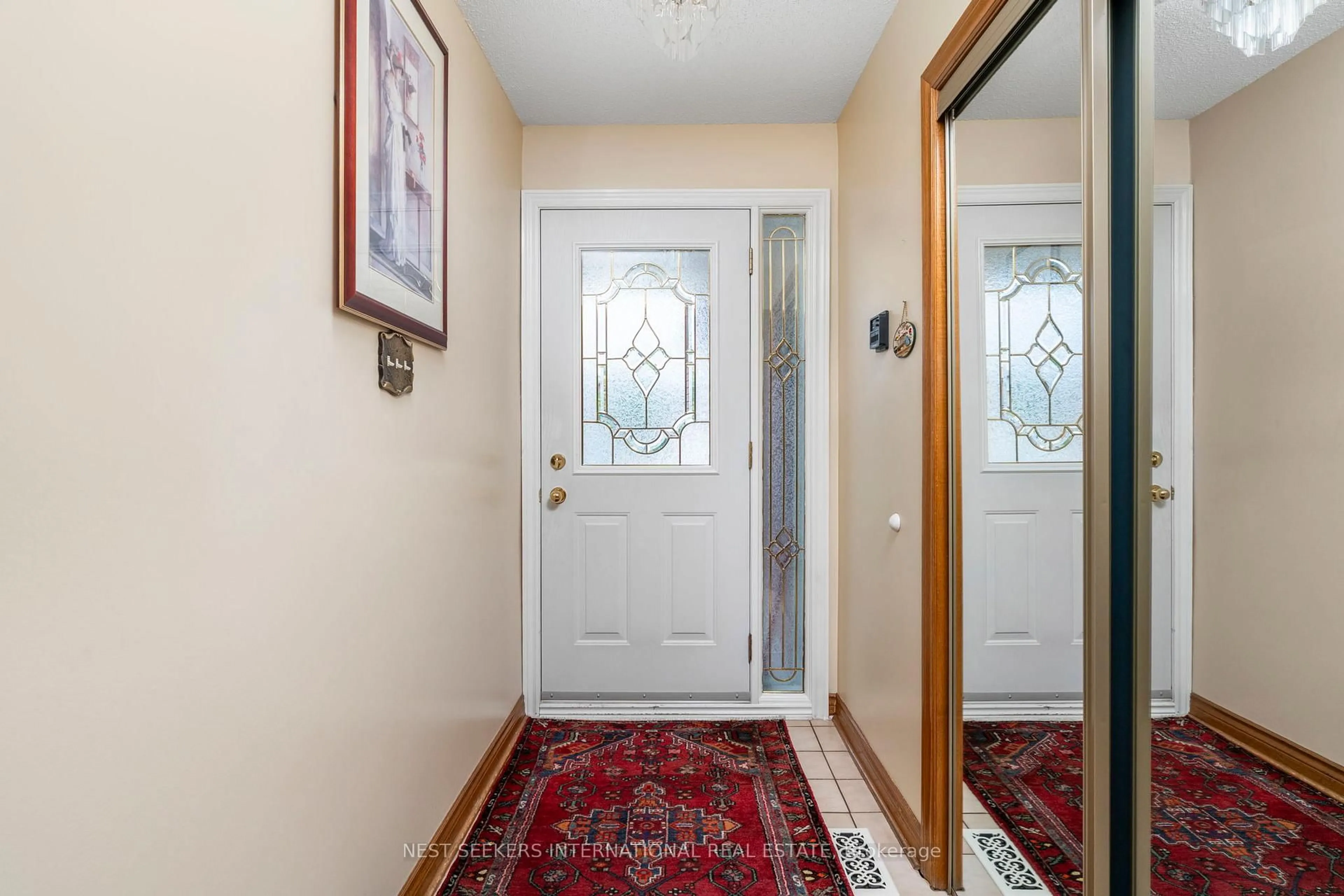 Indoor entryway for 19 Kaiser Dr, Vaughan Ontario L4L 3V2