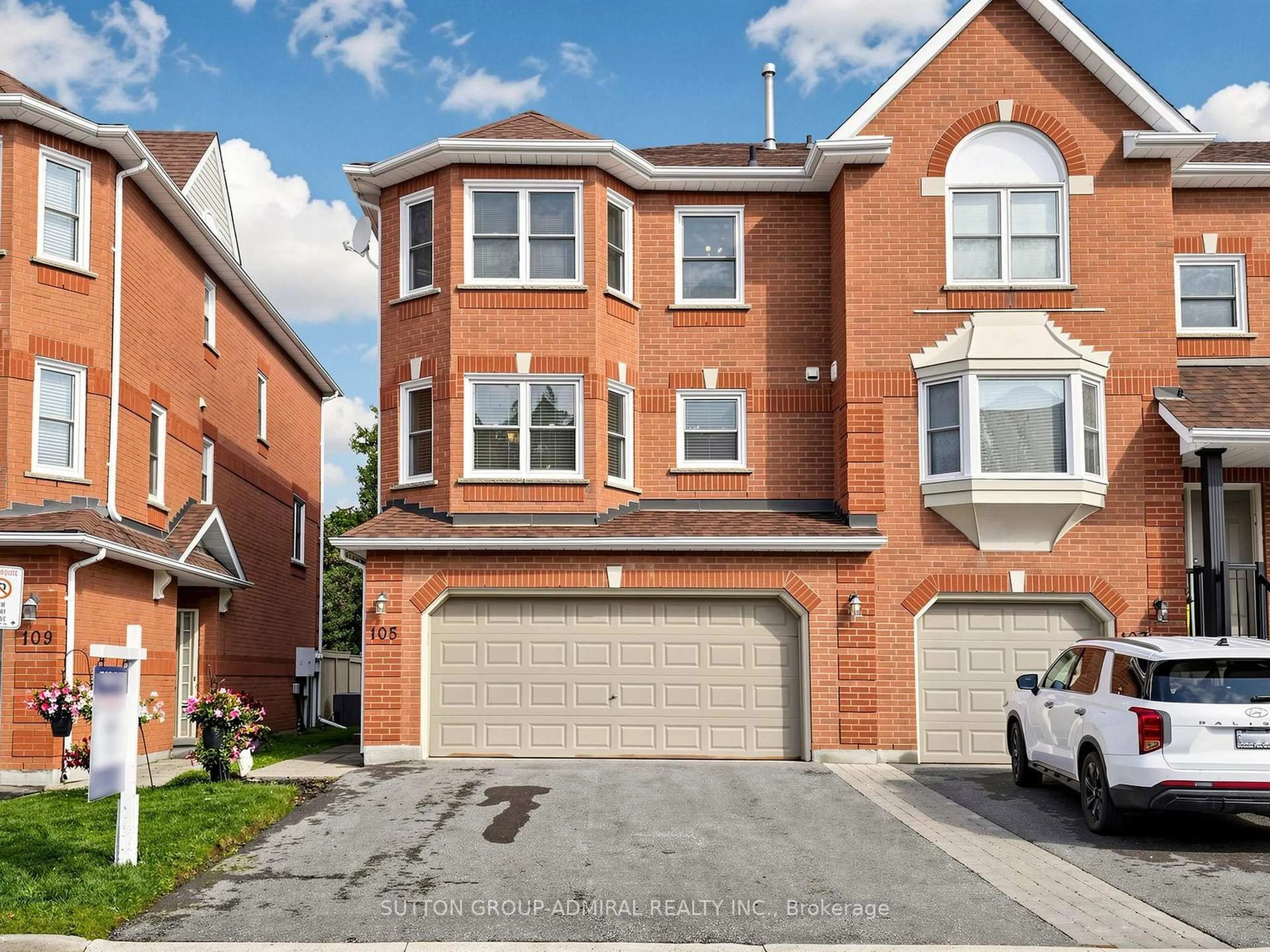 Home with brick exterior material, street for 105 Leah Cres #105, Vaughan Ontario L4J 8C4